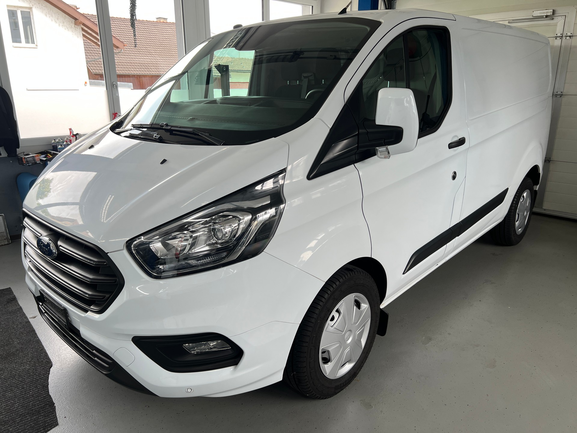 FORD Transit Custom Van 320 L1H1 Ambiente-image-0