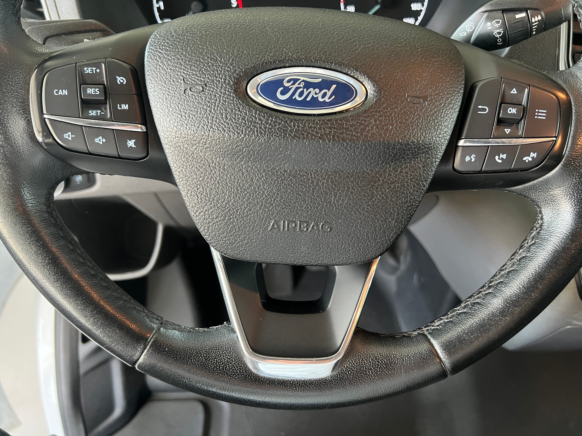 FORD Transit Custom Van 320 L1H1 Ambiente-image-9