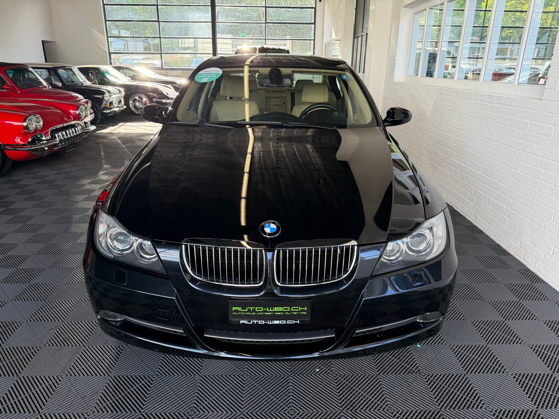 BMW 330xi-image-6