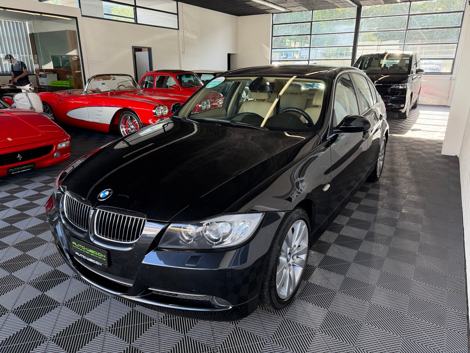 BMW 330xi-image-5