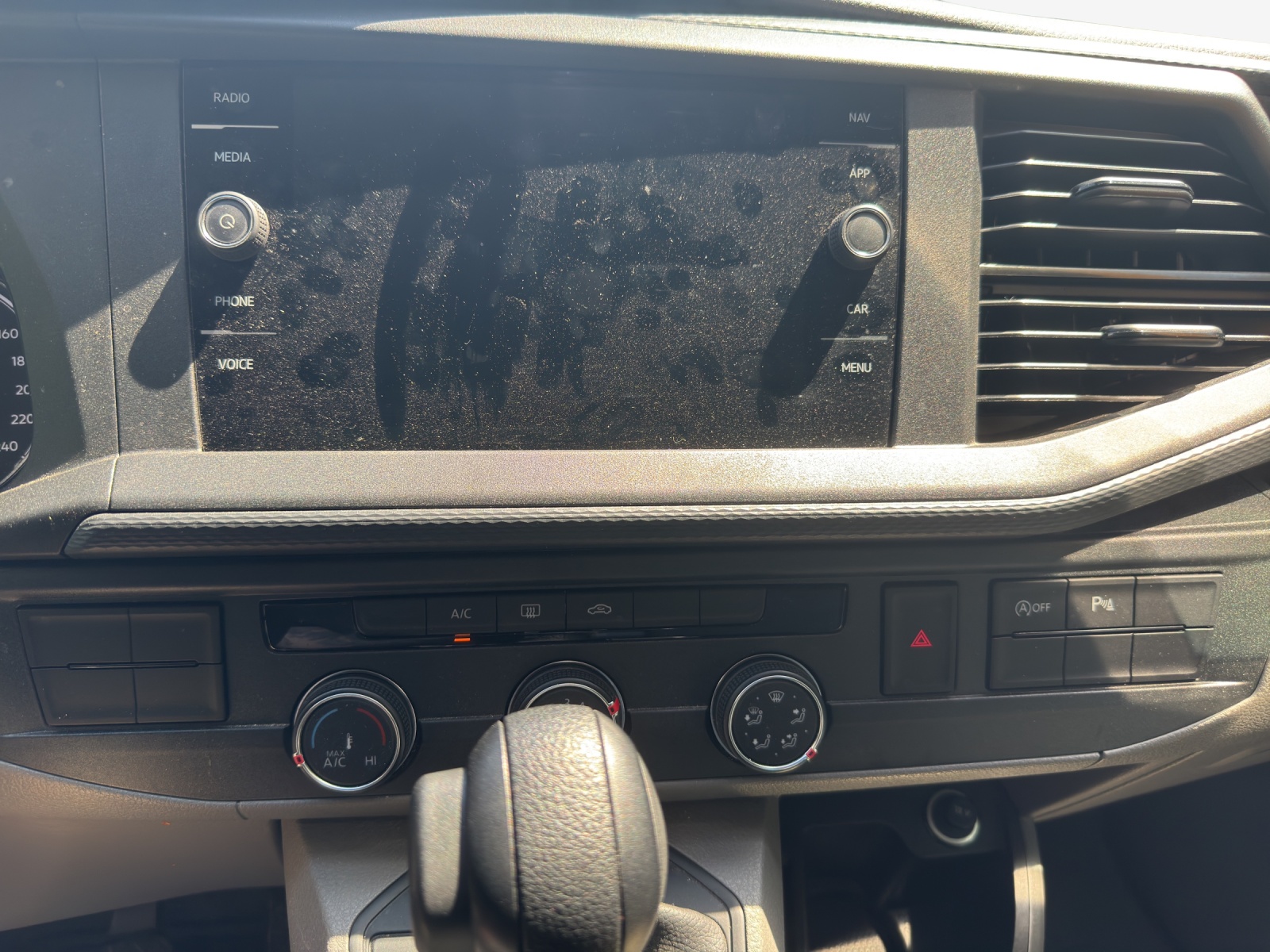 VW T6.1 2.0 TDI 4Motion DSG-image-10