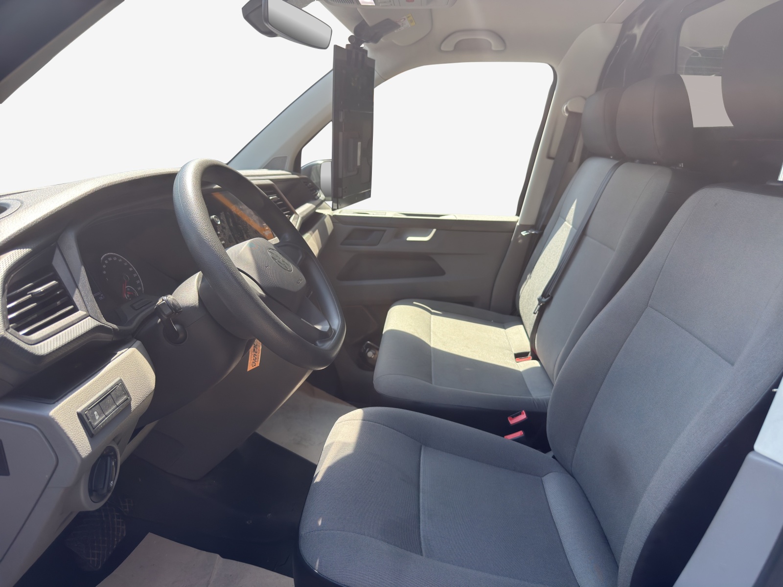 VW T6.1 2.0 TDI 4Motion DSG-image-7