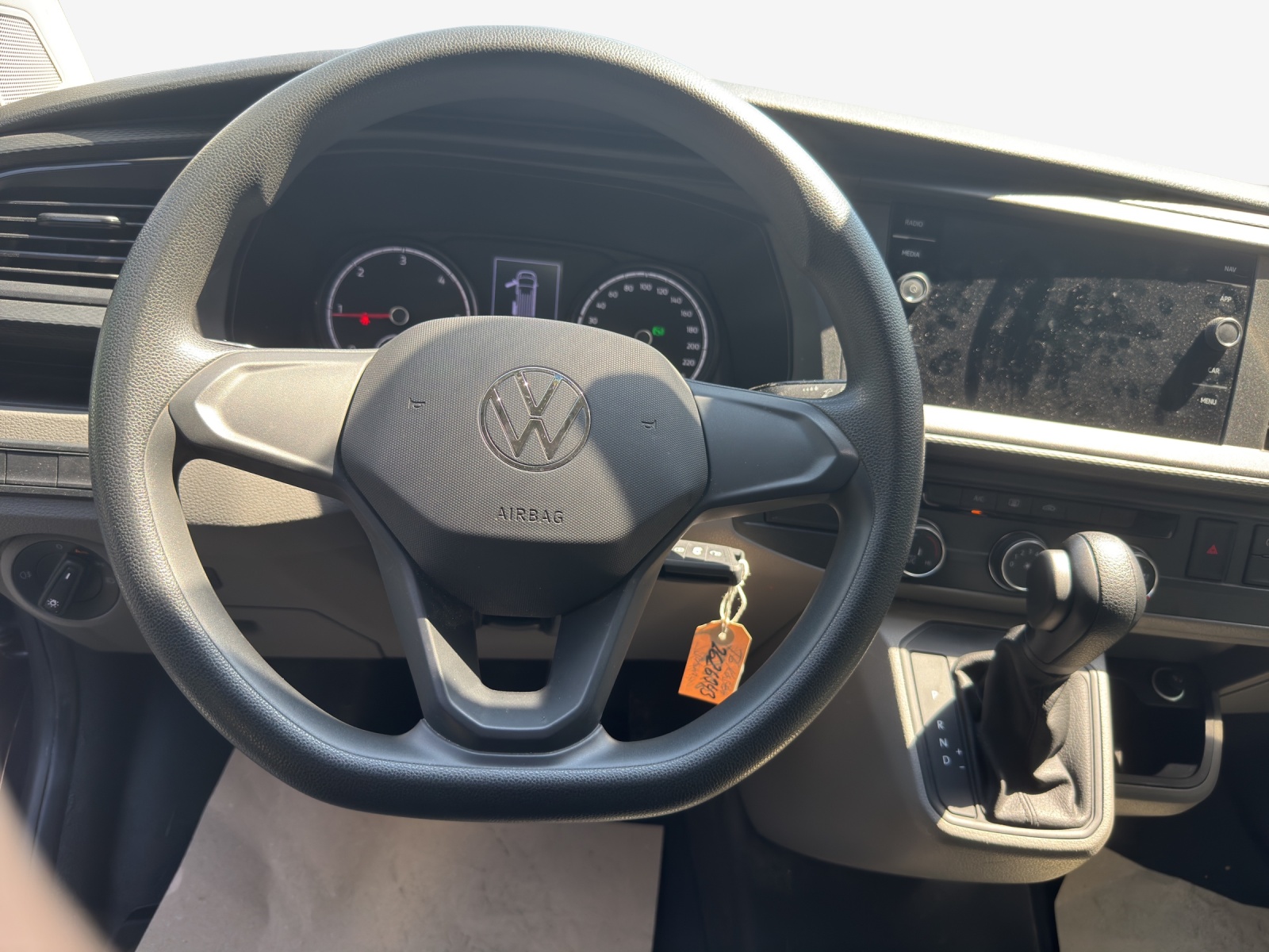 VW T6.1 2.0 TDI 4Motion DSG-image-9