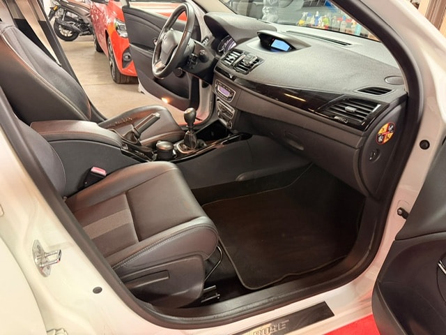 RENAULT Mégane 1.4 16V Turbo Privilège-image-12