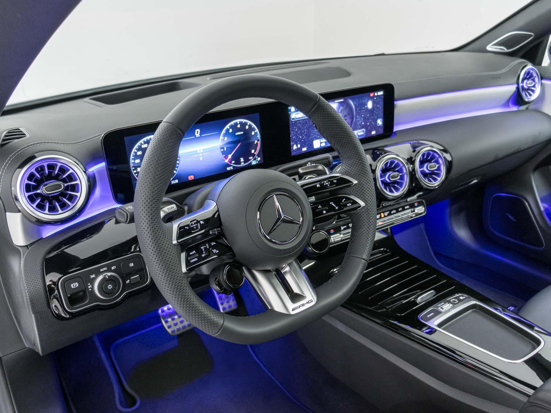 MERCEDES-BENZ CLA 45 S AMG 4MATIC+ SB-image-9