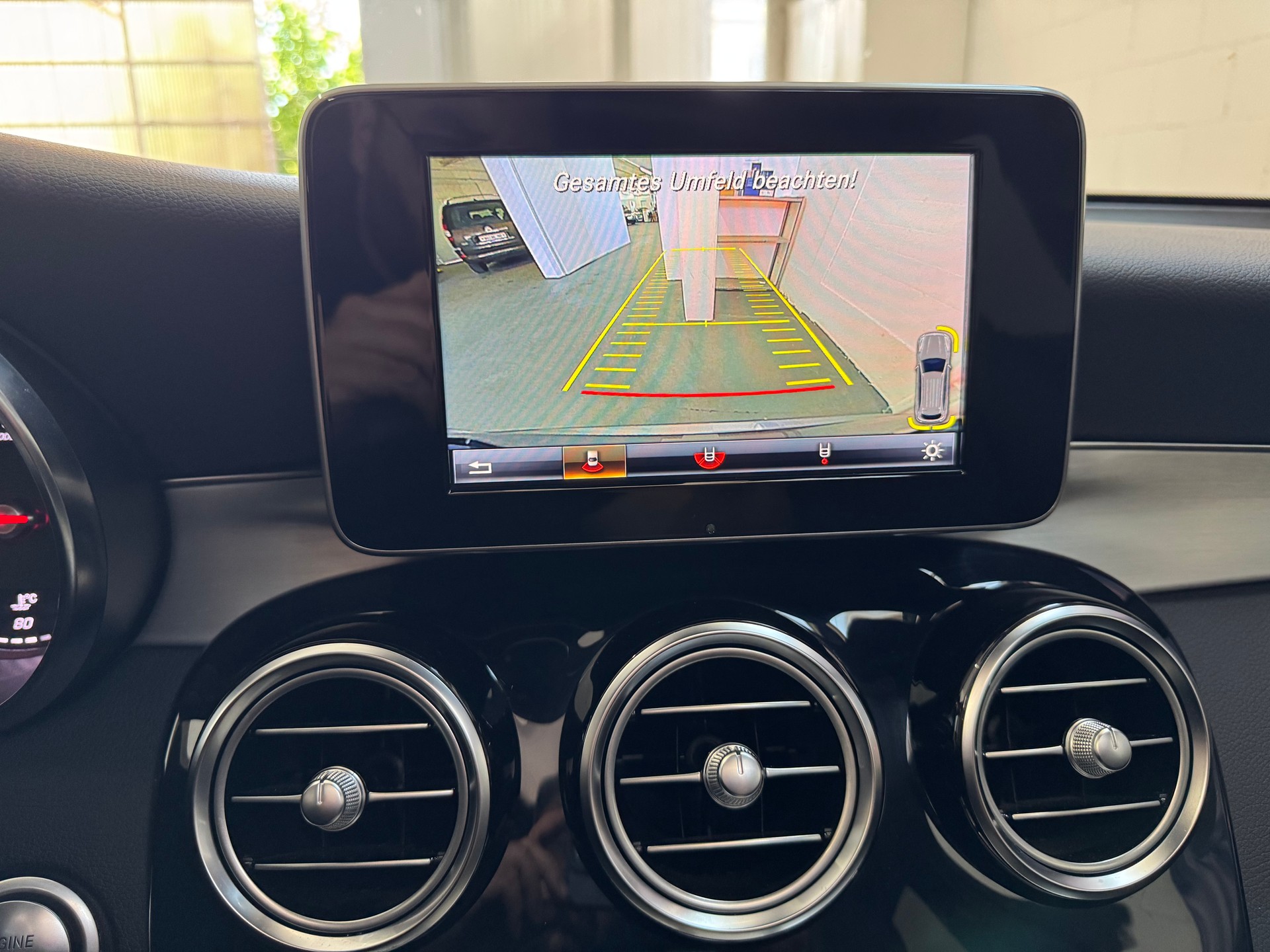 MERCEDES-BENZ GLC 250 d AMG Line 4Matic 9G-Tronic-image-13