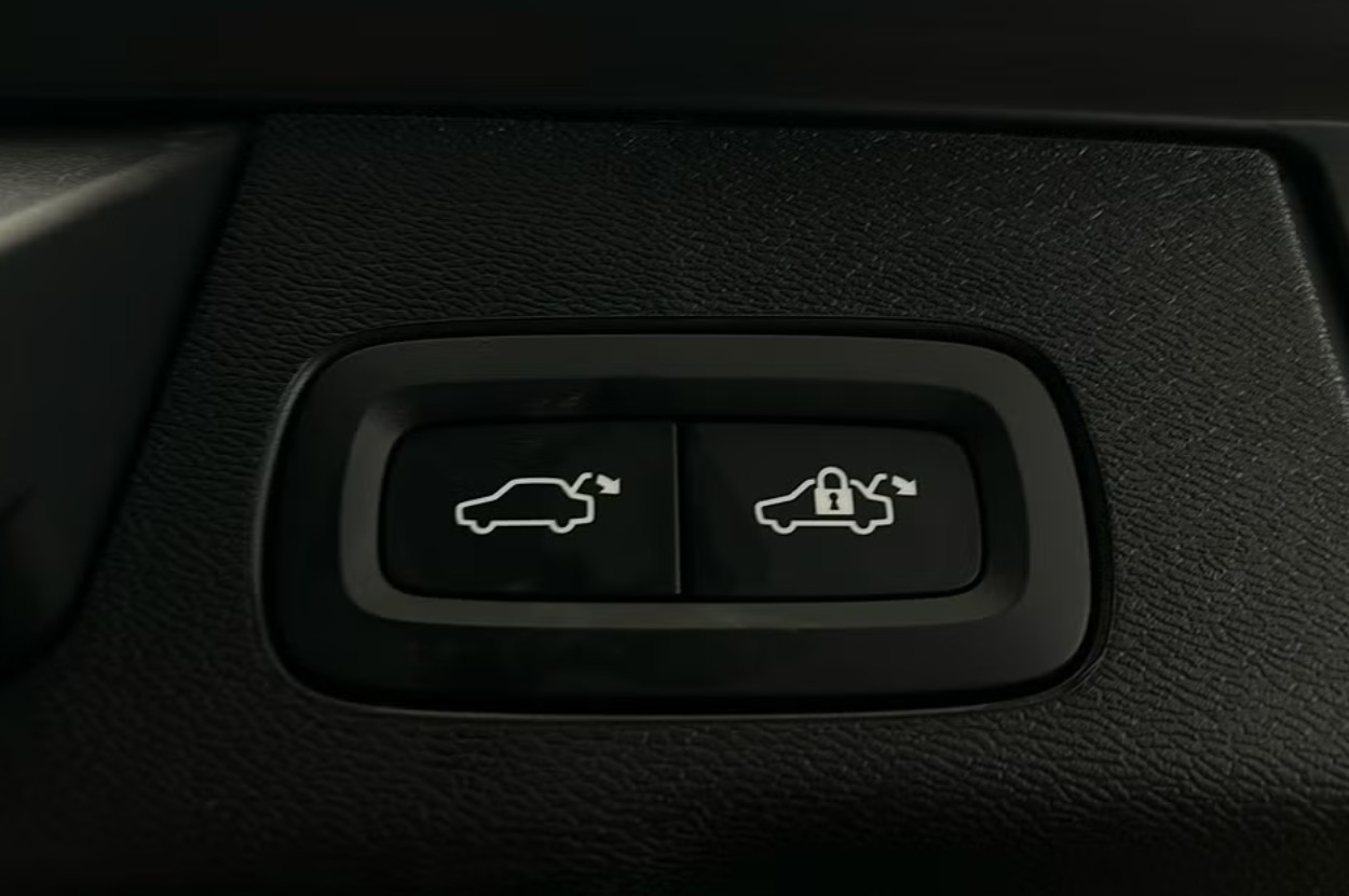 VOLVO XC60 T6 eAWD PluginHybrid Plus Bright Geartronic-image-12