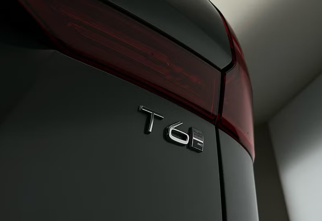 VOLVO XC60 T6 eAWD PluginHybrid Plus Bright Geartronic-image-19