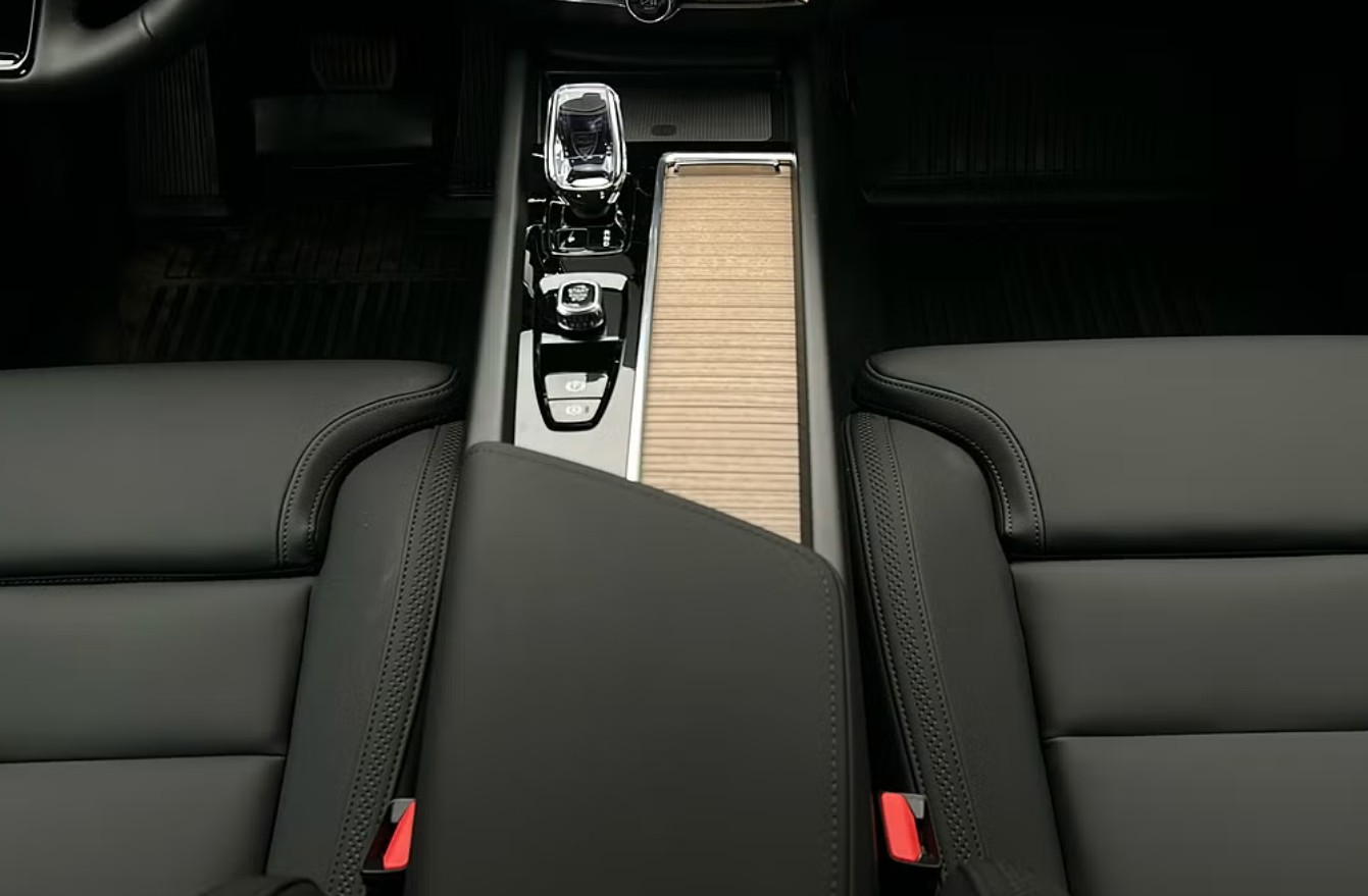 VOLVO XC60 T6 eAWD PluginHybrid Plus Bright Geartronic-image-6