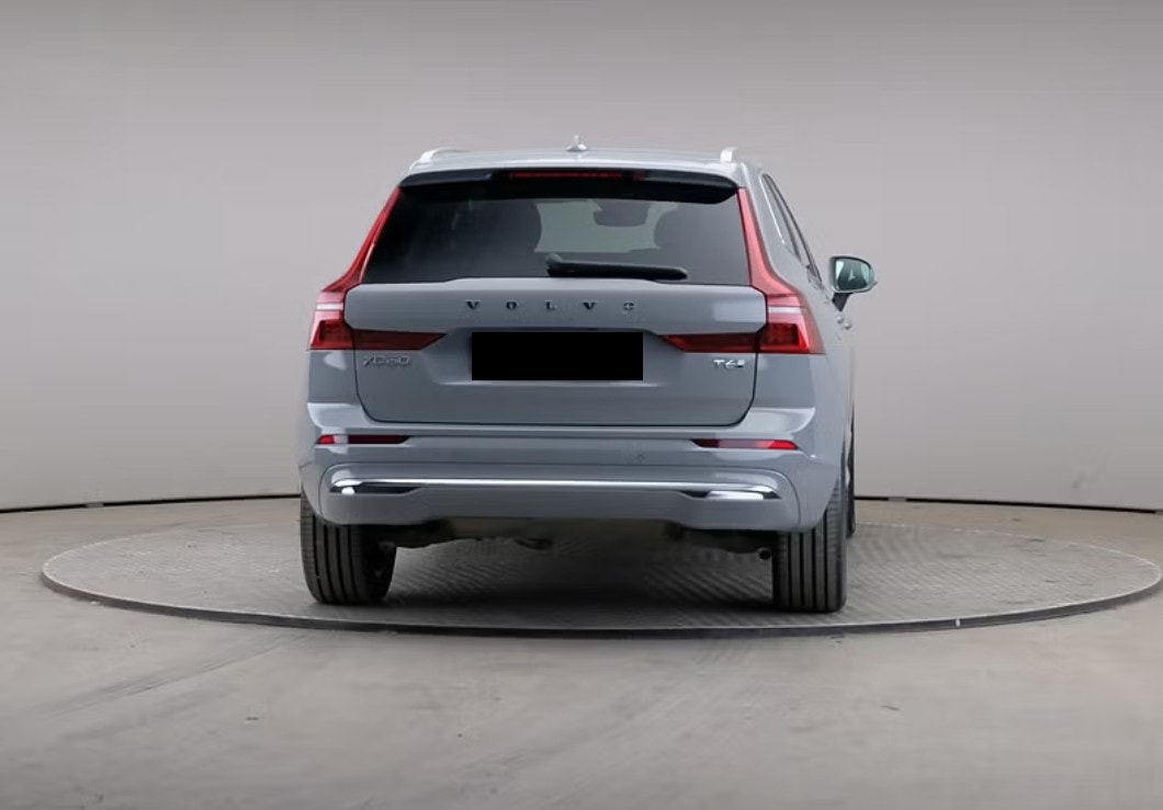 VOLVO XC60 T6 eAWD PluginHybrid Plus Bright Geartronic-image-4