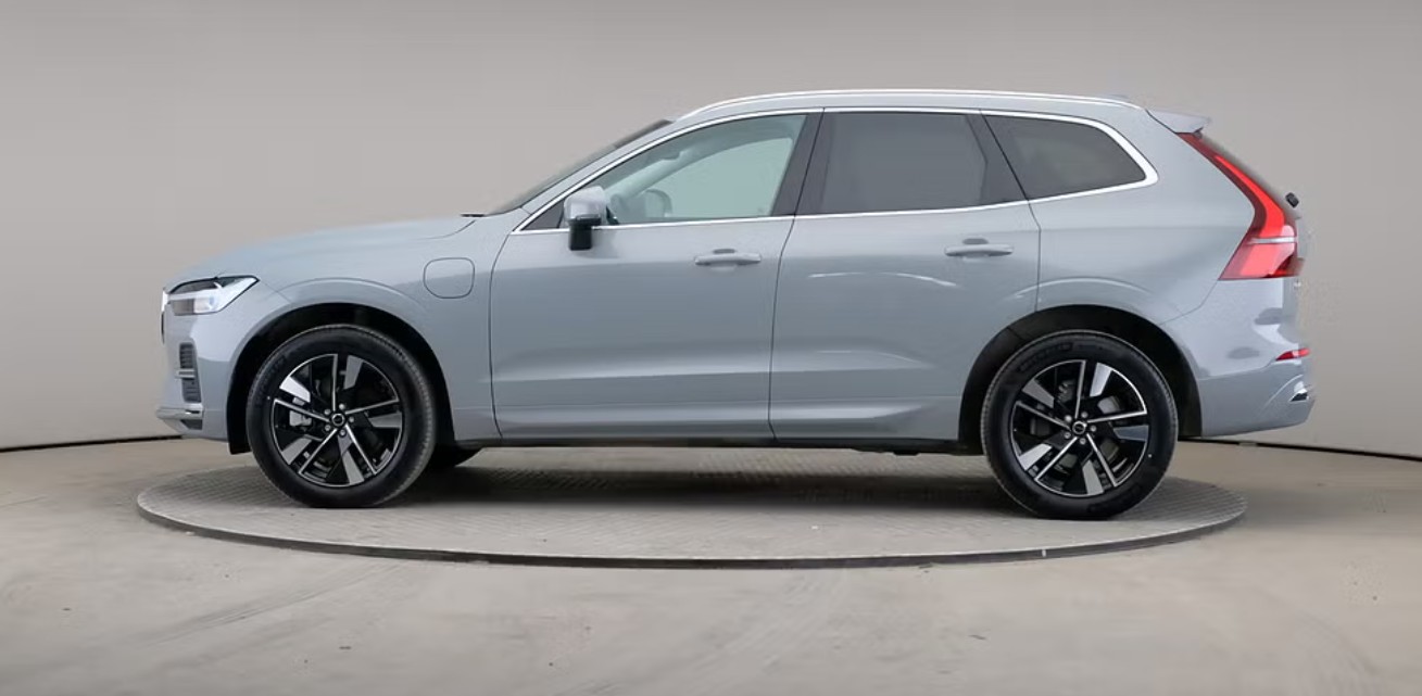 VOLVO XC60 T6 eAWD PluginHybrid Plus Bright Geartronic-image-3