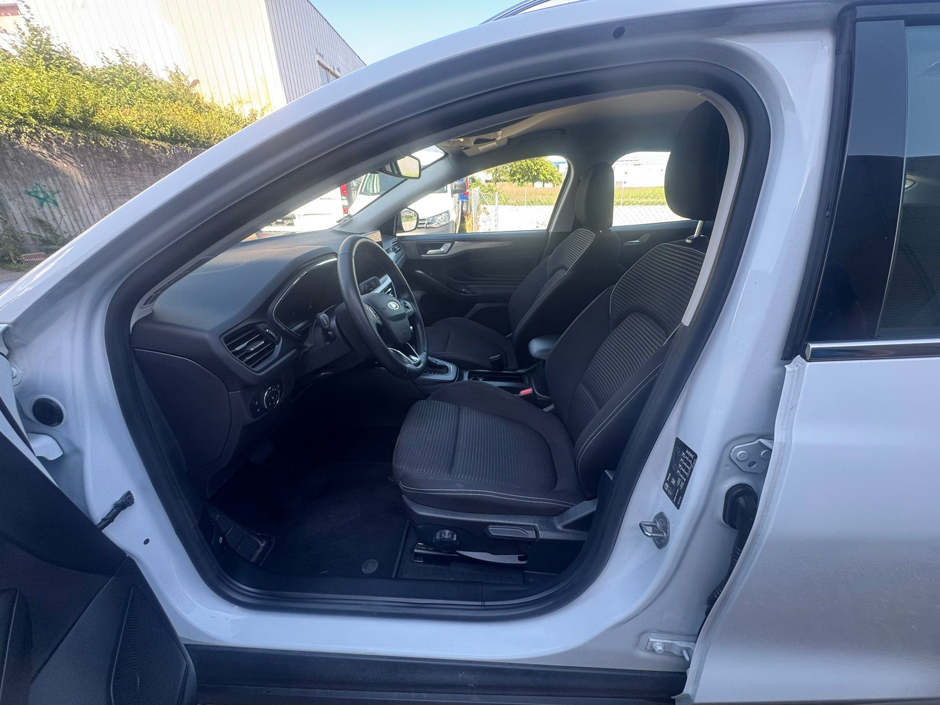 FORD Focus 1.0 MHEV Titanium ** Gr-Navigationssystem ** RF-Kamera ** Anh-Kupplung ** Neues Modell 2024 **-image-13