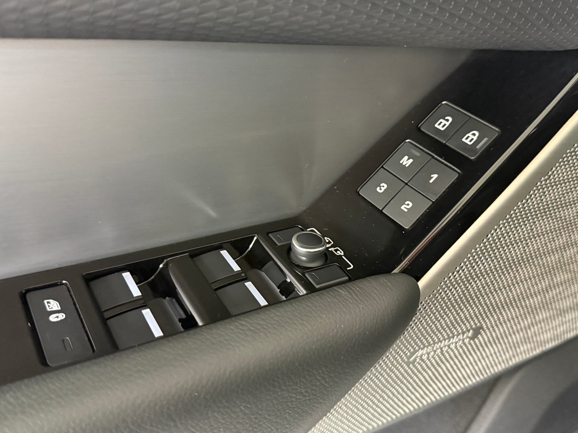 LAND ROVER Range Rover Velar R-Dynamic D 300 S Automatic***Facelift***Panoramadach***Luftfederung***Alu-22Zoll***-image-11
