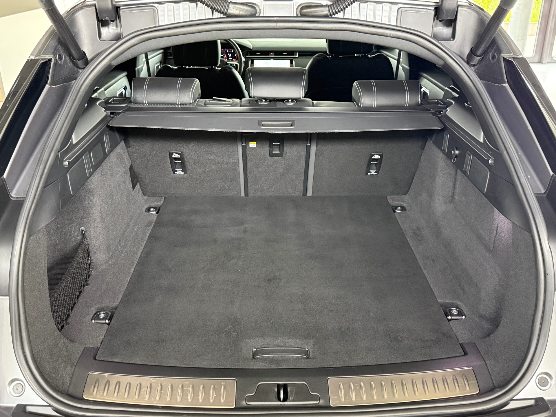 LAND ROVER Range Rover Velar R-Dynamic D 300 S Automatic***Facelift***Panoramadach***Luftfederung***Alu-22Zoll***-image-37