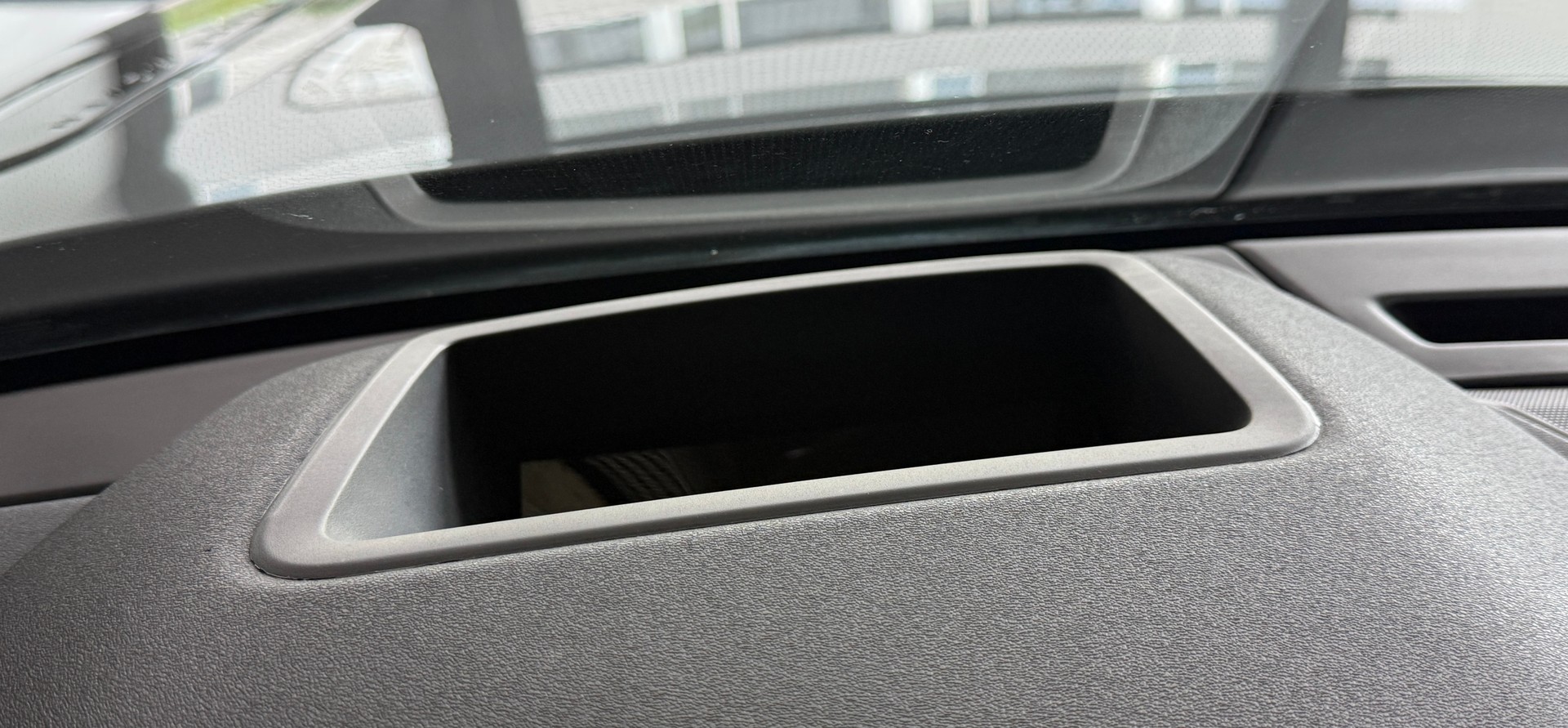LAND ROVER Range Rover Velar R-Dynamic D 300 S Automatic***Facelift***Panoramadach***Luftfederung***Alu-22Zoll***-image-15