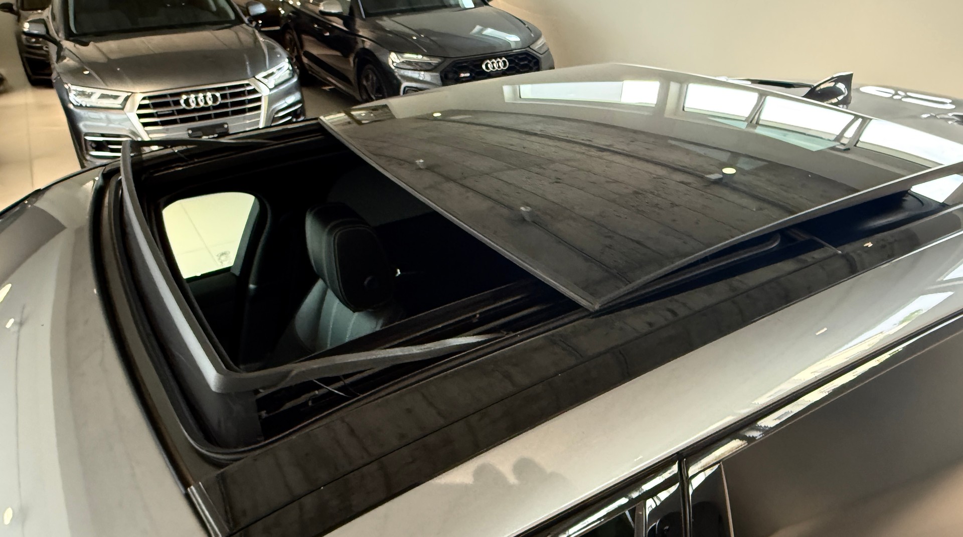 LAND ROVER Range Rover Velar R-Dynamic D 300 S Automatic***Facelift***Panoramadach***Luftfederung***Alu-22Zoll***-image-7