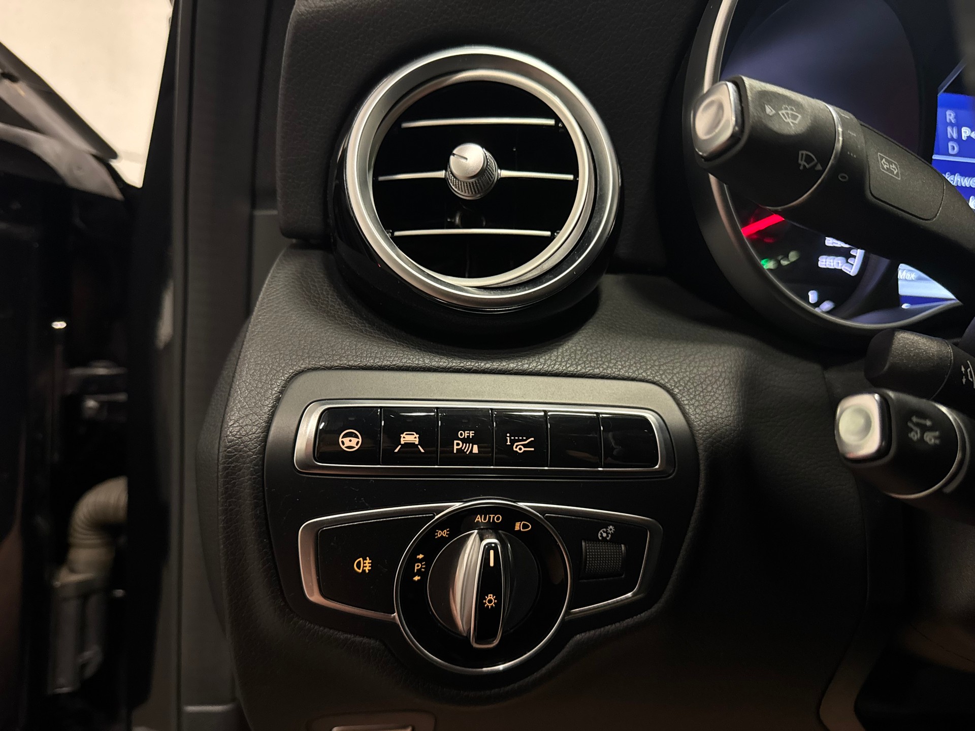 MERCEDES-BENZ C 450 AMG 4Matic 7G-Tronic-image-27