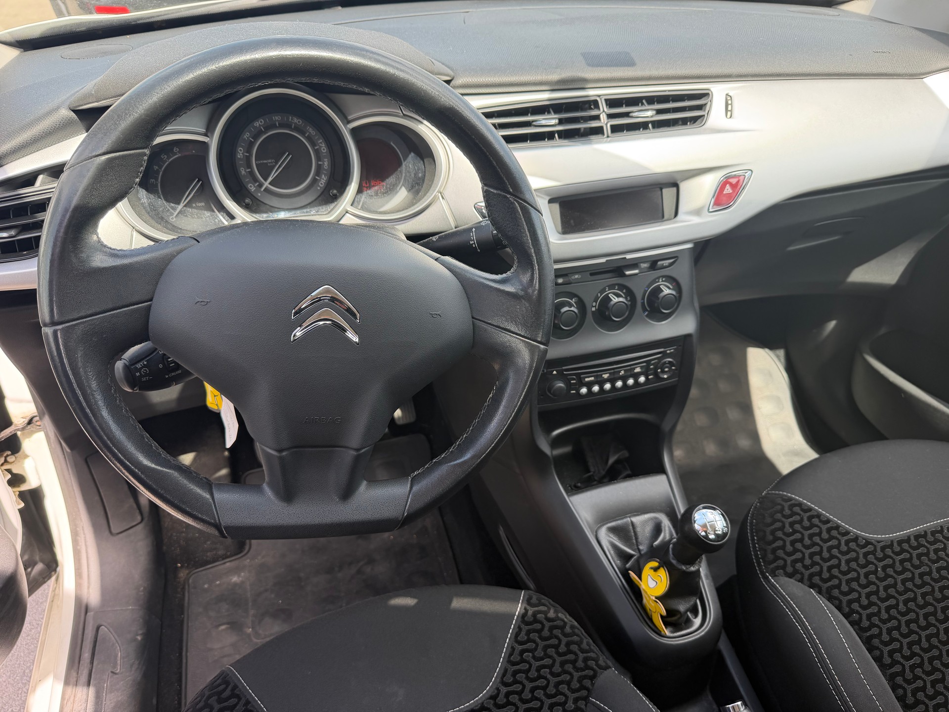 CITROEN C3 1.4i 16V Exclusive-image-8