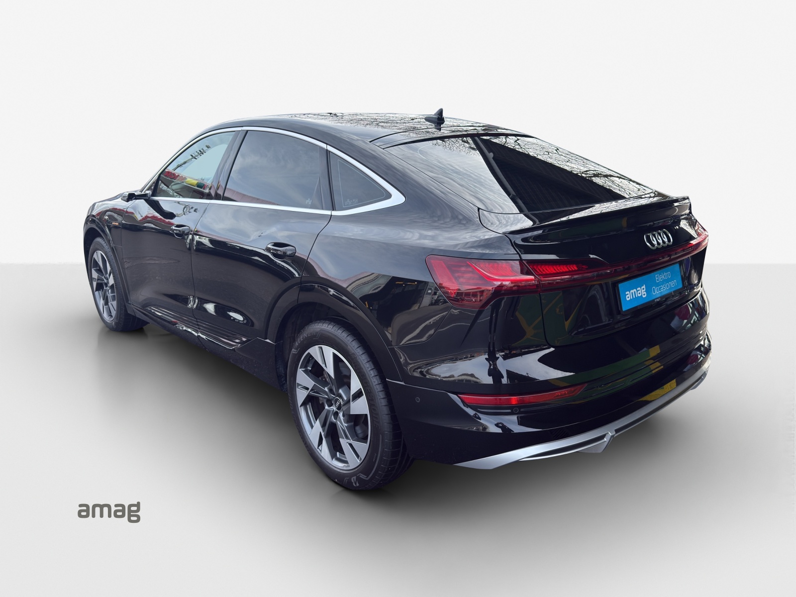 AUDI e-tron 55 Sportback S Line quattro-image-2