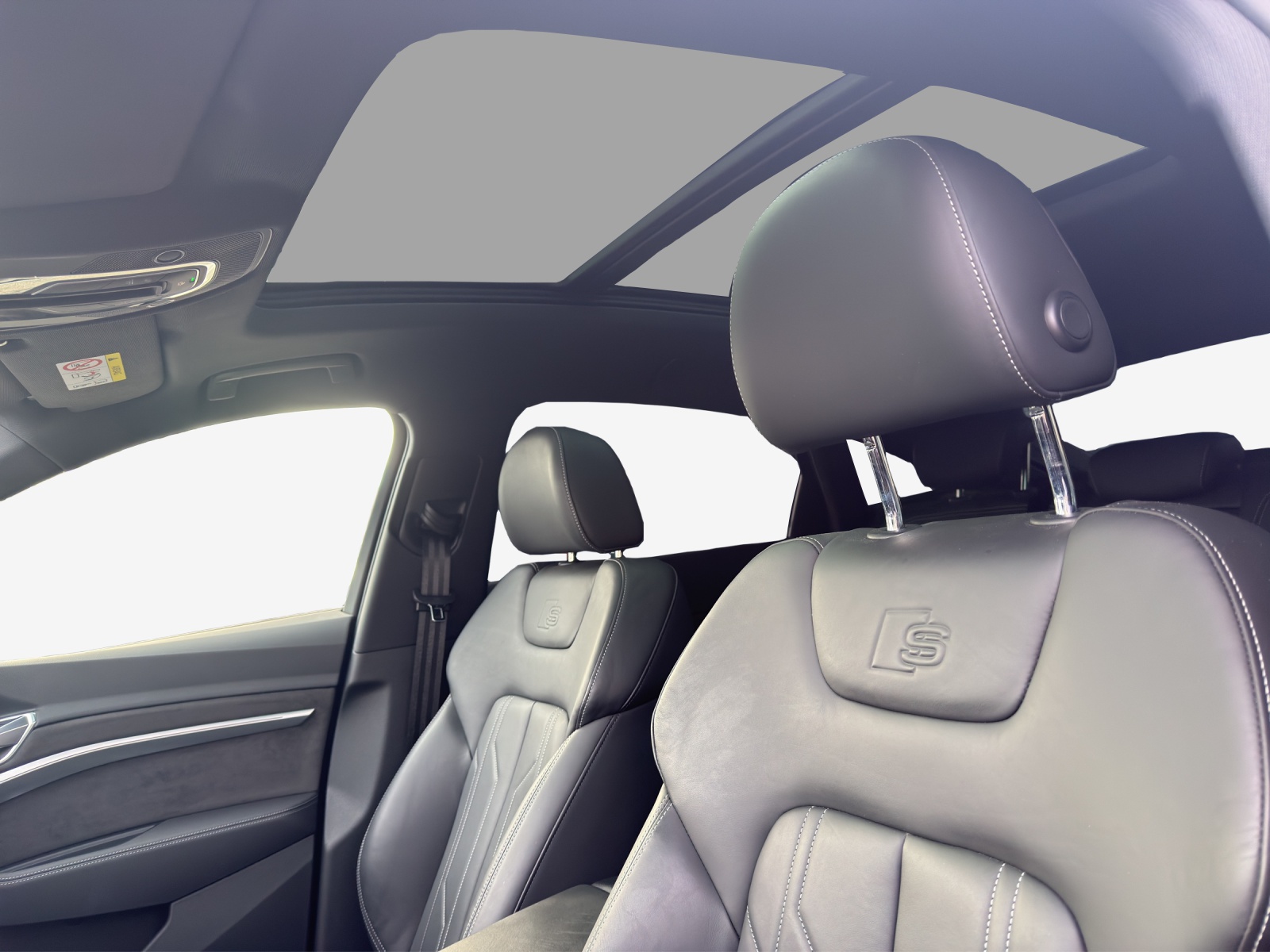 AUDI e-tron 55 Sportback S Line quattro-image-15