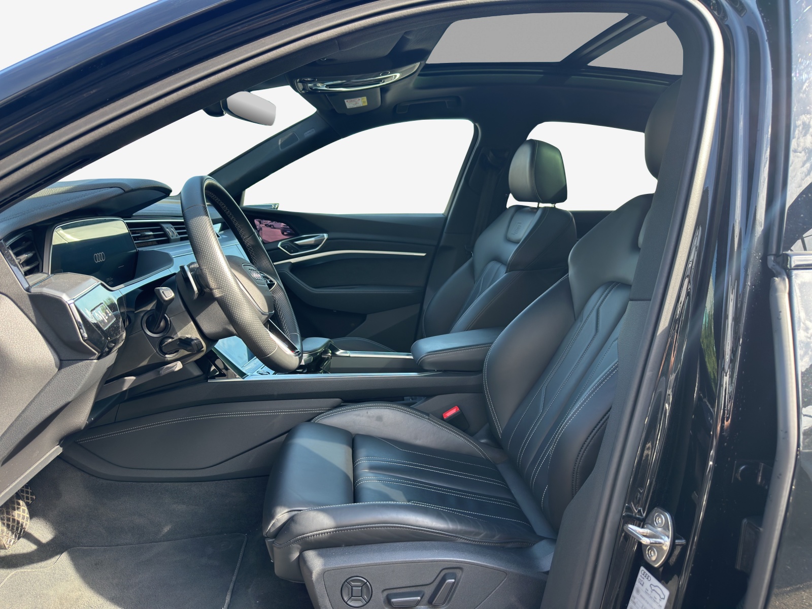 AUDI e-tron 55 Sportback S Line Black Edition quattro-image-8
