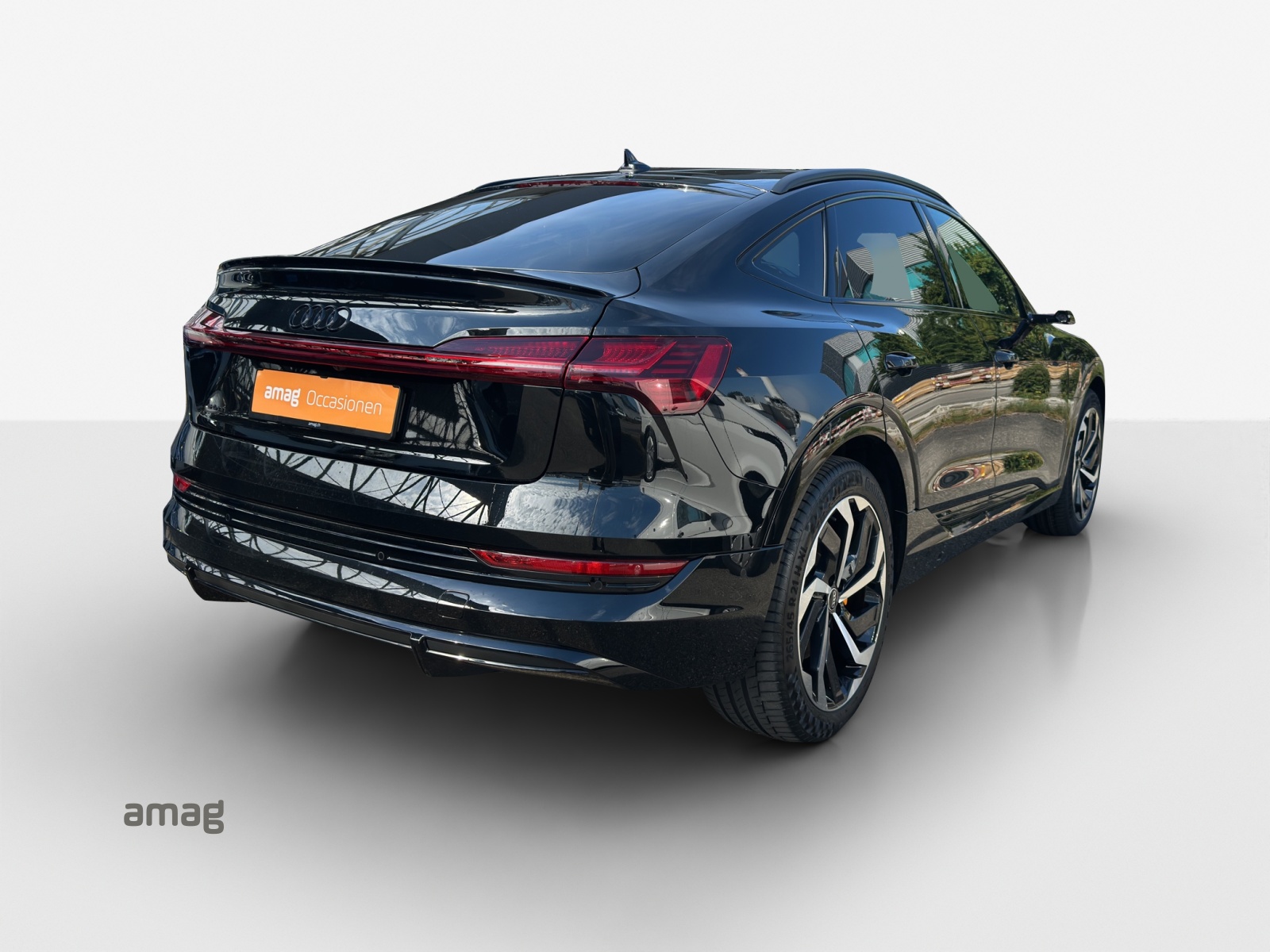 AUDI e-tron 55 Sportback S Line Black Edition quattro-image-5