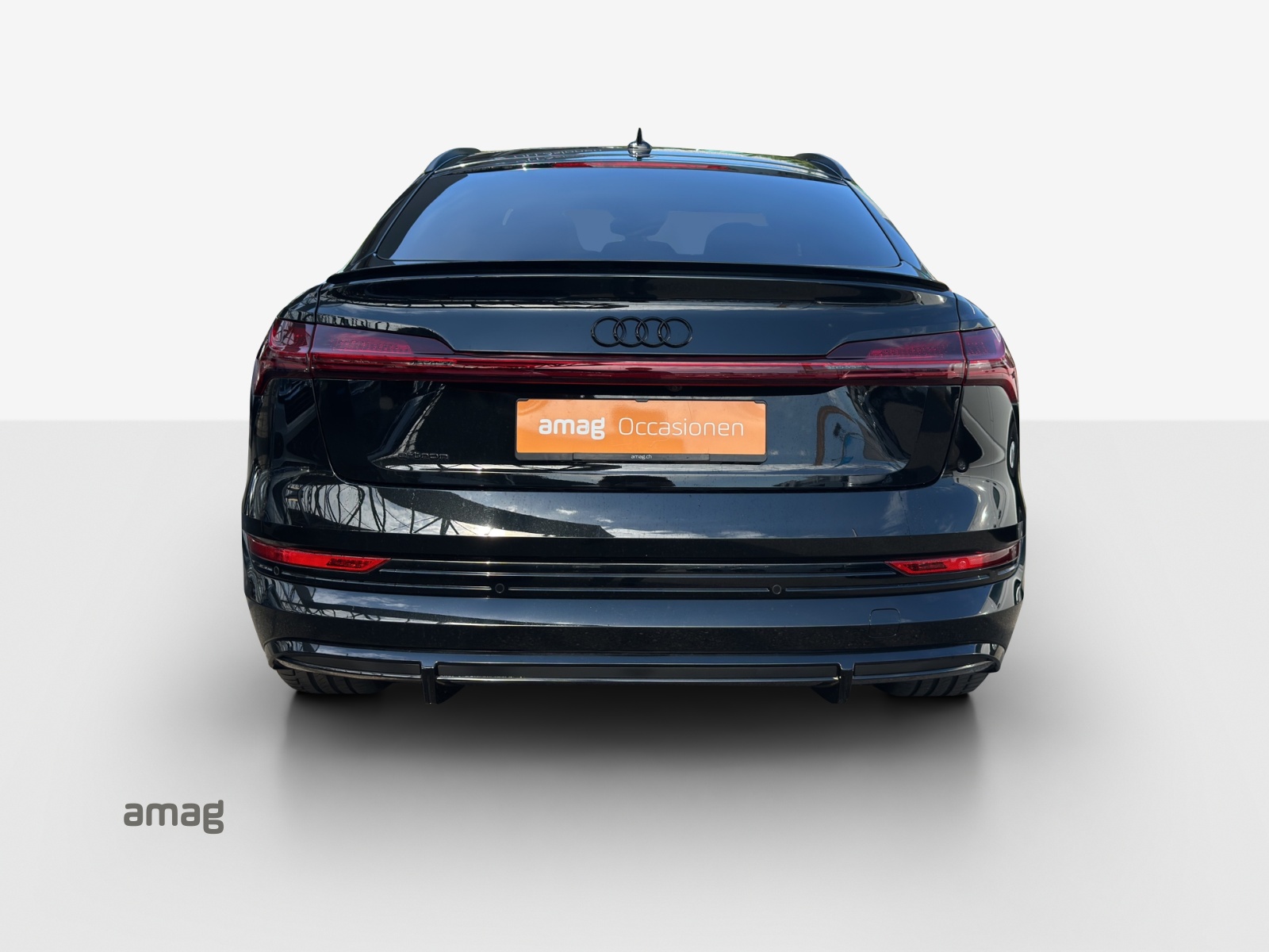 AUDI e-tron 55 Sportback S Line Black Edition quattro-image-4