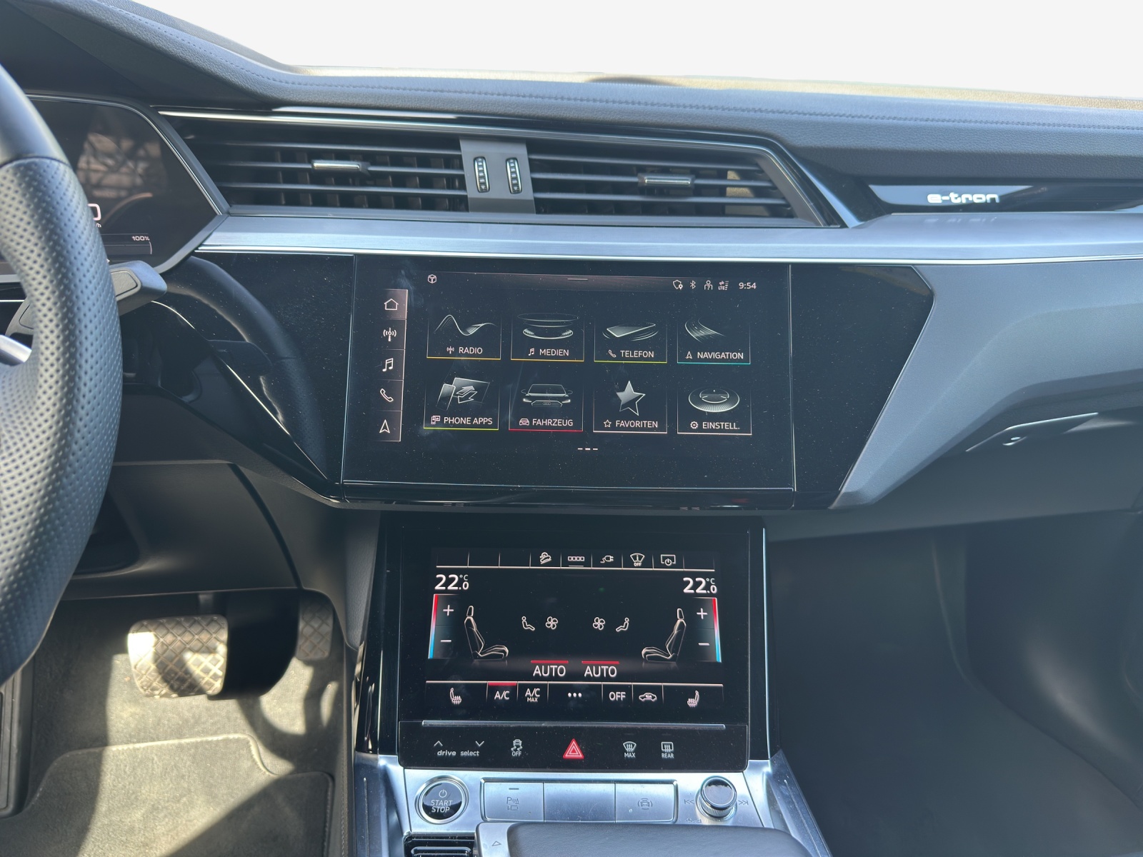 AUDI e-tron 55 Sportback S Line Black Edition quattro-image-11