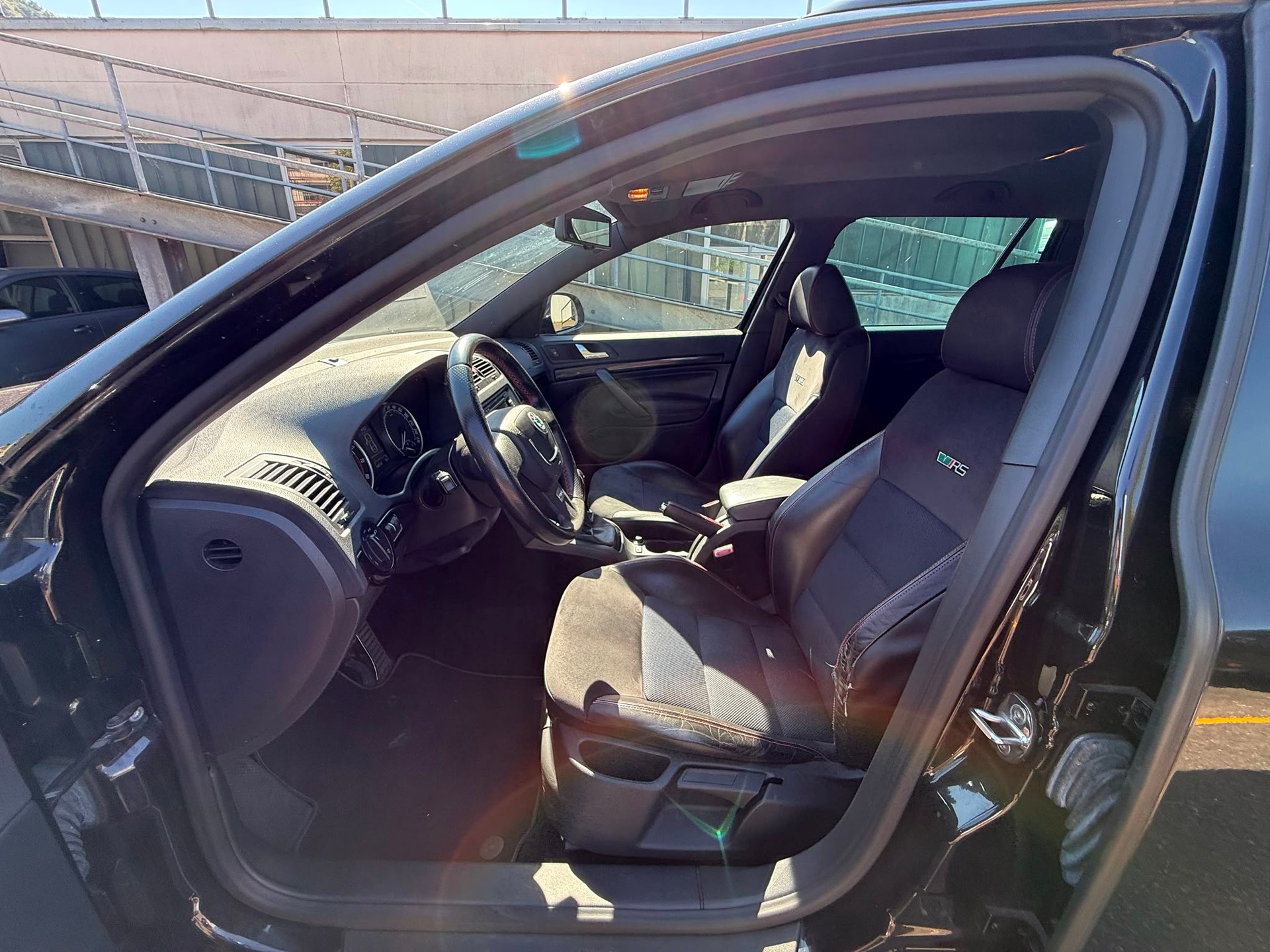 SKODA Octavia Combi 2.0 TSI RS-image-5