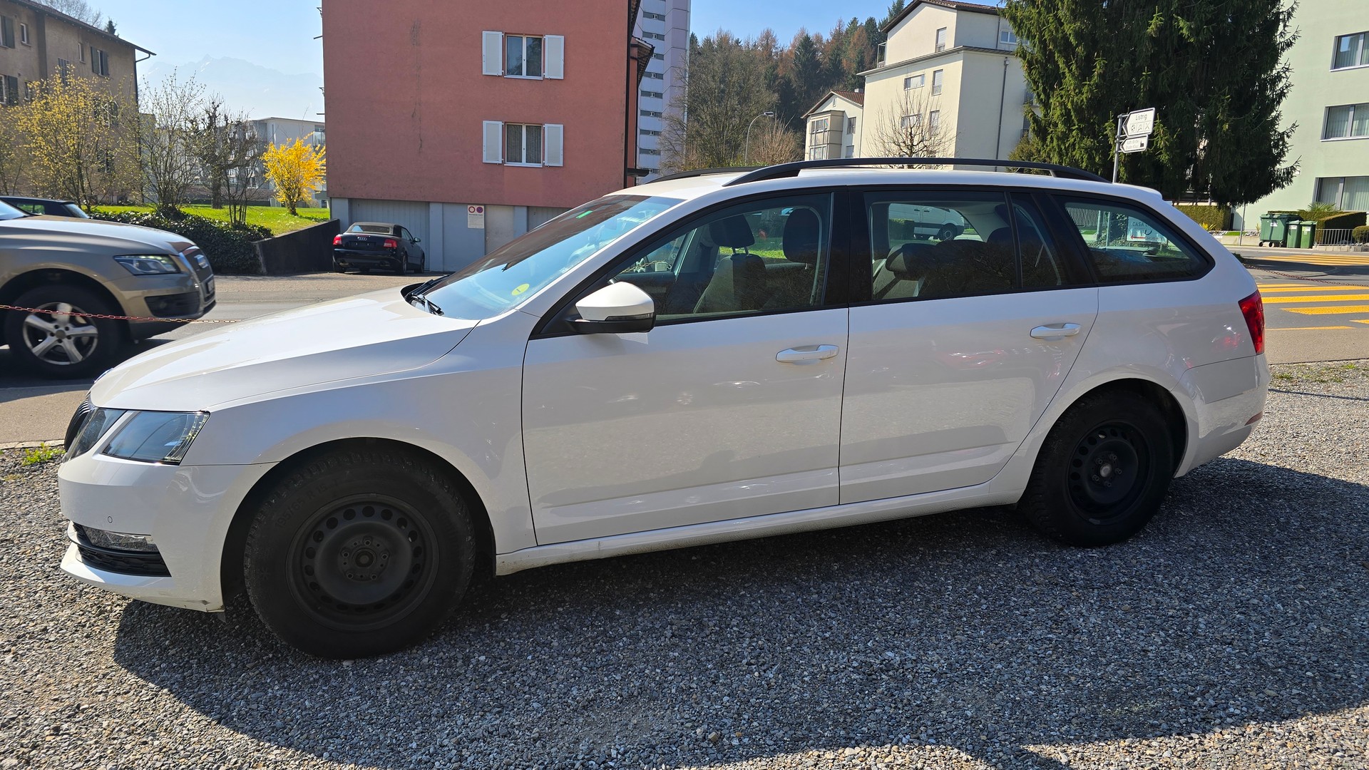 SKODA Octavia Combi 1.6 TDI Ambition DSG-image-1
