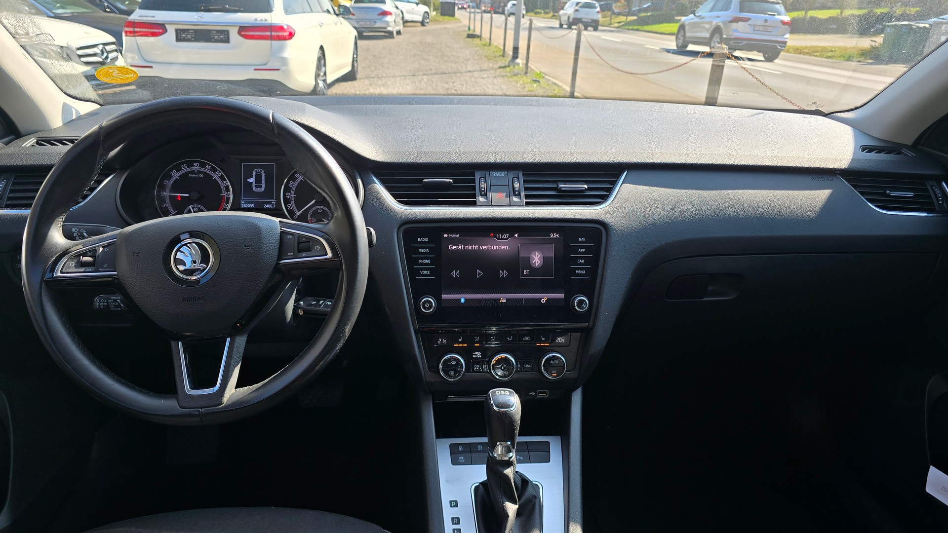 SKODA Octavia Combi 1.6 TDI Ambition DSG-image-7