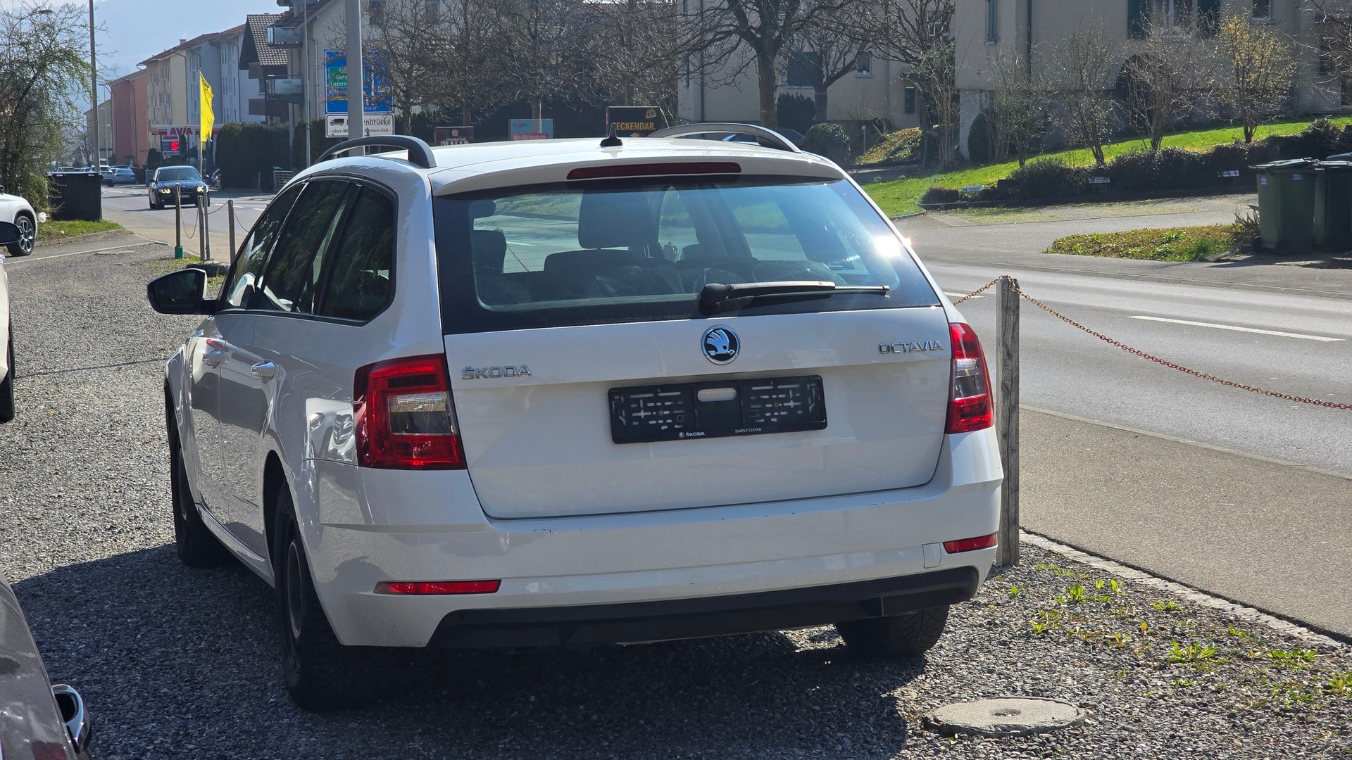 SKODA Octavia Combi 1.6 TDI Ambition DSG-image-3