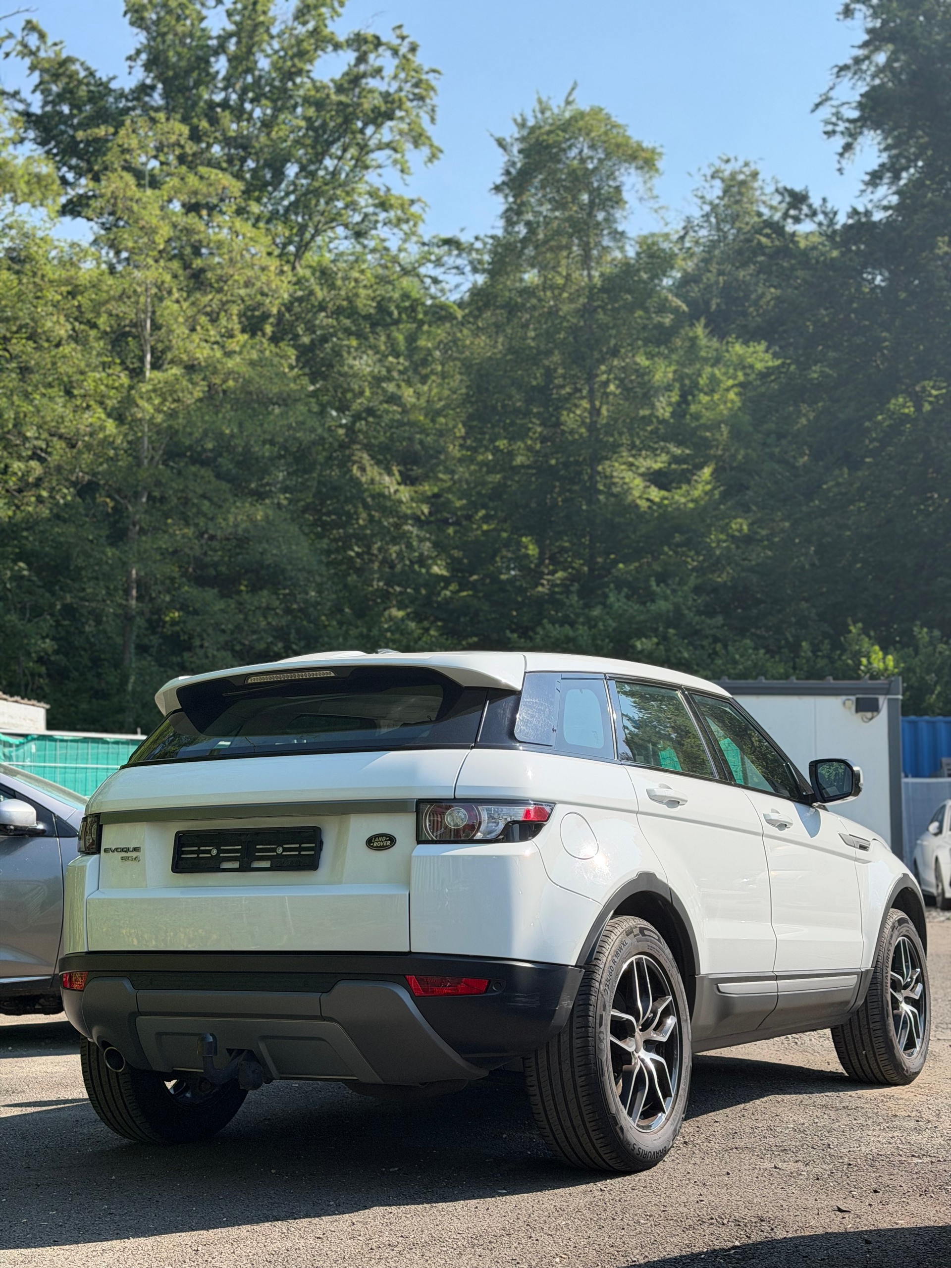 LAND ROVER Range Rover Evoque 2.2 TD4 Pure-image-4