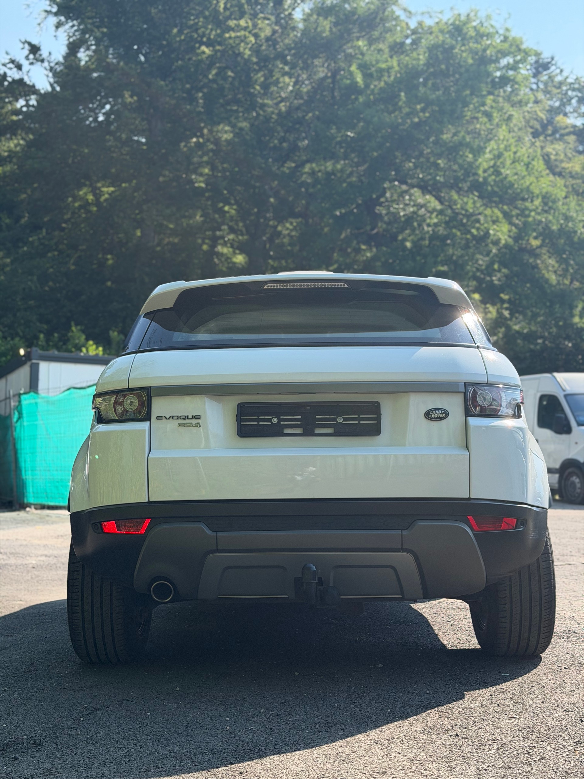 LAND ROVER Range Rover Evoque 2.2 TD4 Pure-image-3