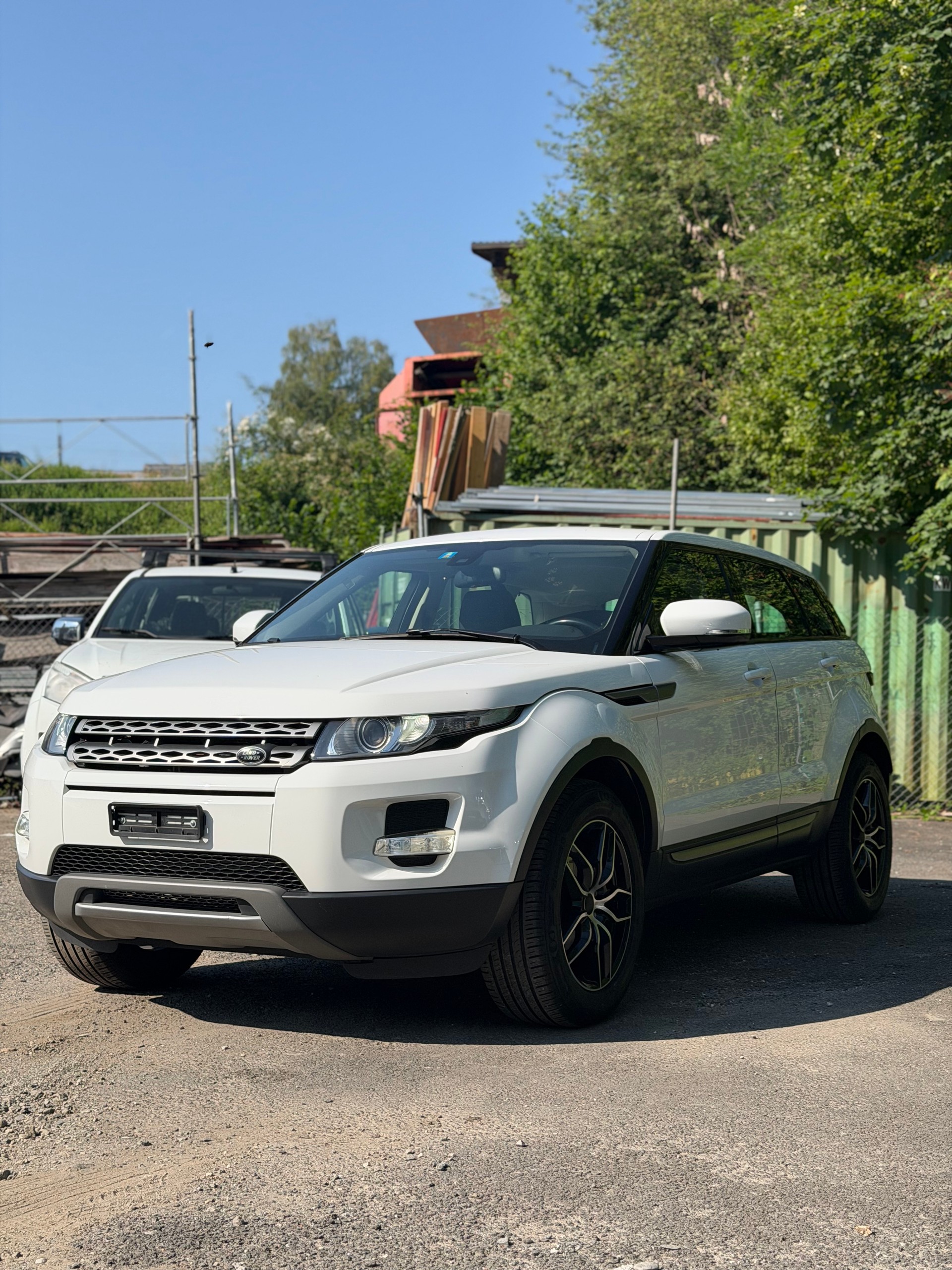 LAND ROVER Range Rover Evoque 2.2 TD4 Pure-image-2