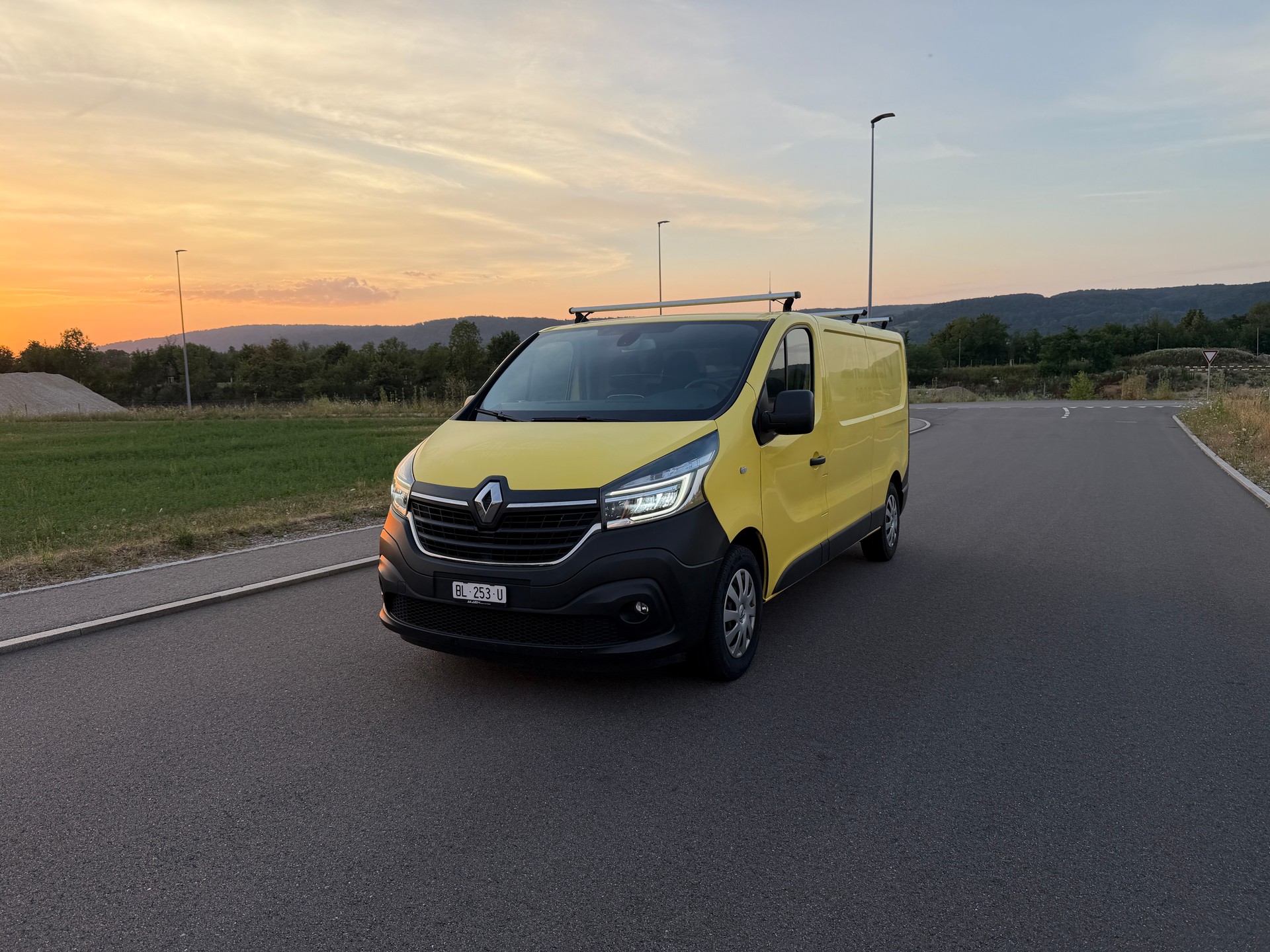 RENAULT Trafic 2.0 ENERGY dCi145 3.0t Business L2H1-image-0