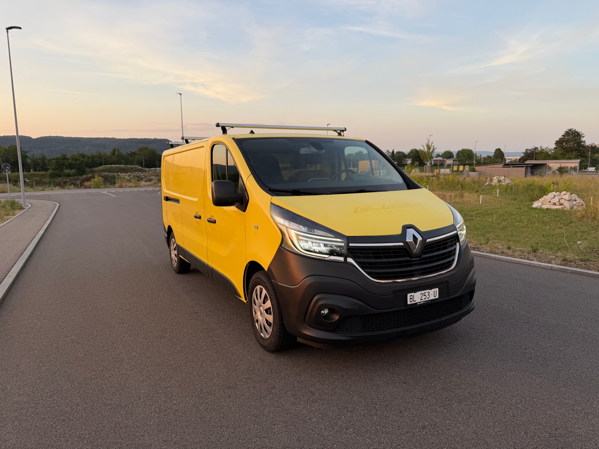 RENAULT Trafic 2.0 ENERGY dCi145 3.0t Business L2H1-image-4