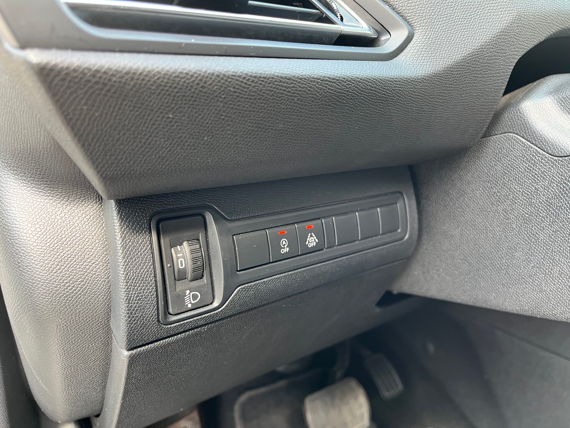PEUGEOT 308 SW 1.5 BlueHDI Active Pack EAT8-image-11