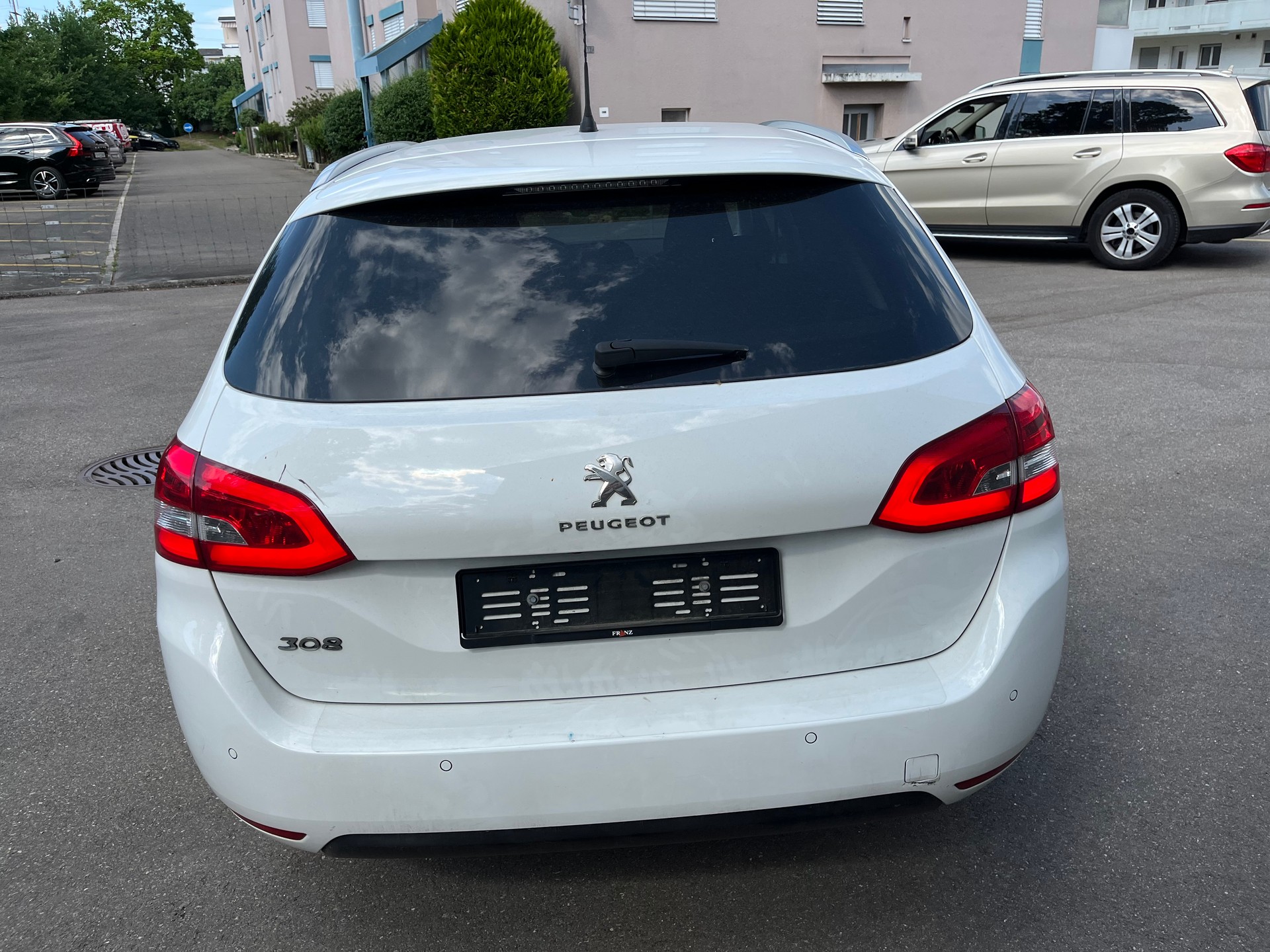 PEUGEOT 308 SW 1.5 BlueHDI Active Pack EAT8-image-6