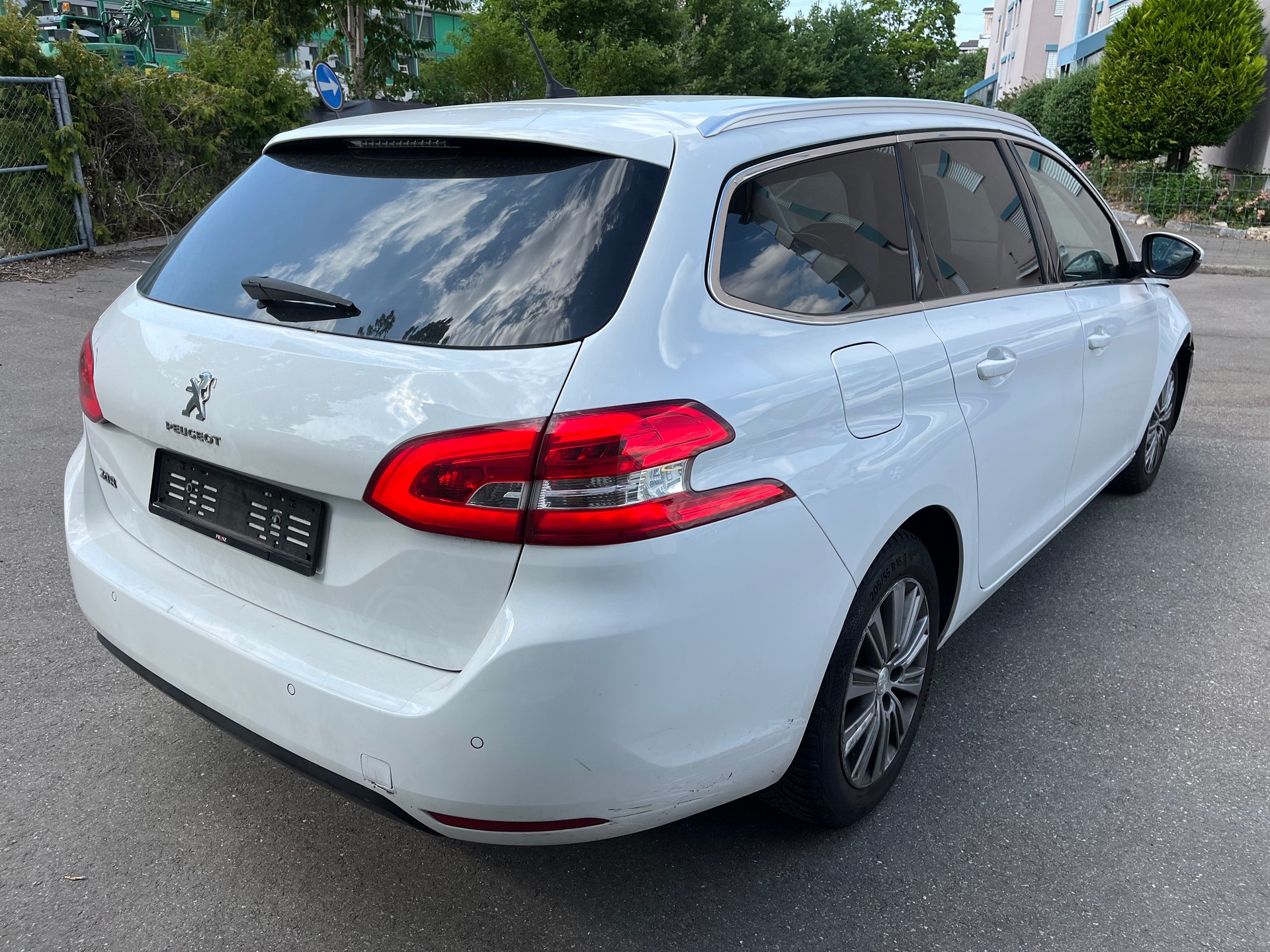 PEUGEOT 308 SW 1.5 BlueHDI Active Pack EAT8-image-5
