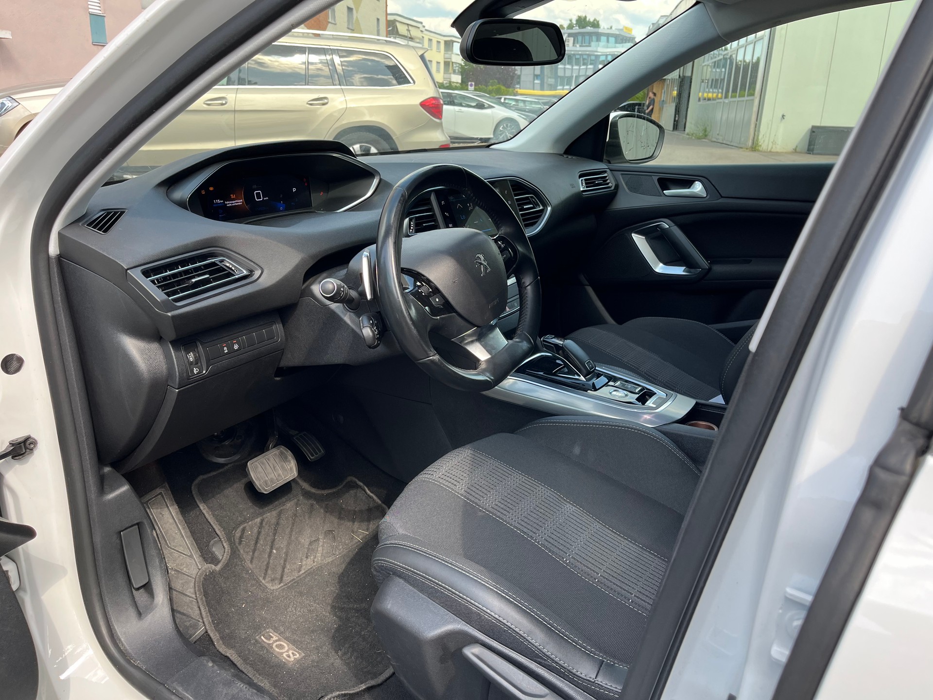 PEUGEOT 308 SW 1.5 BlueHDI Active Pack EAT8-image-10