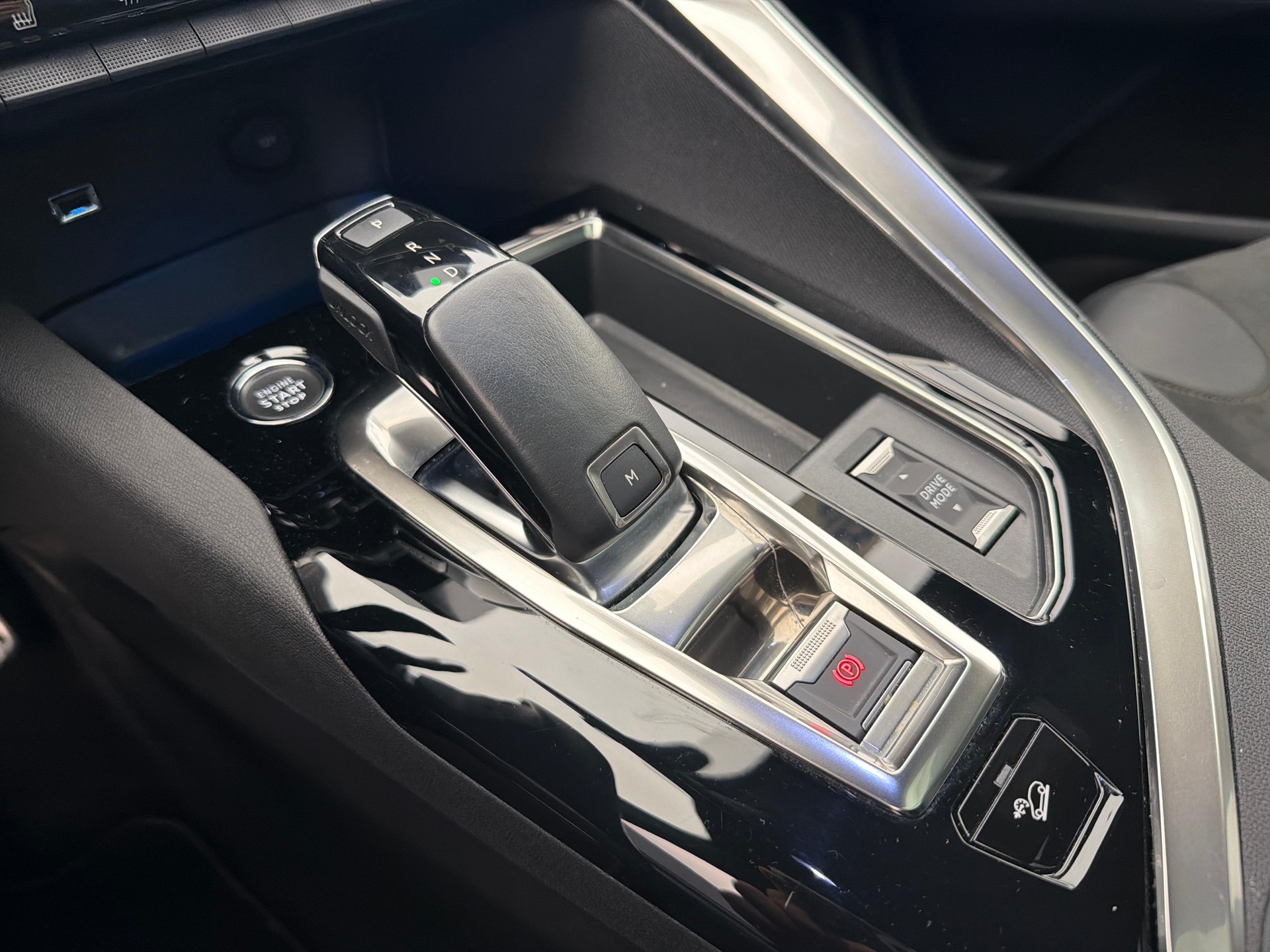 PEUGEOT 3008 1.2 PureTech GT Pack-image-20