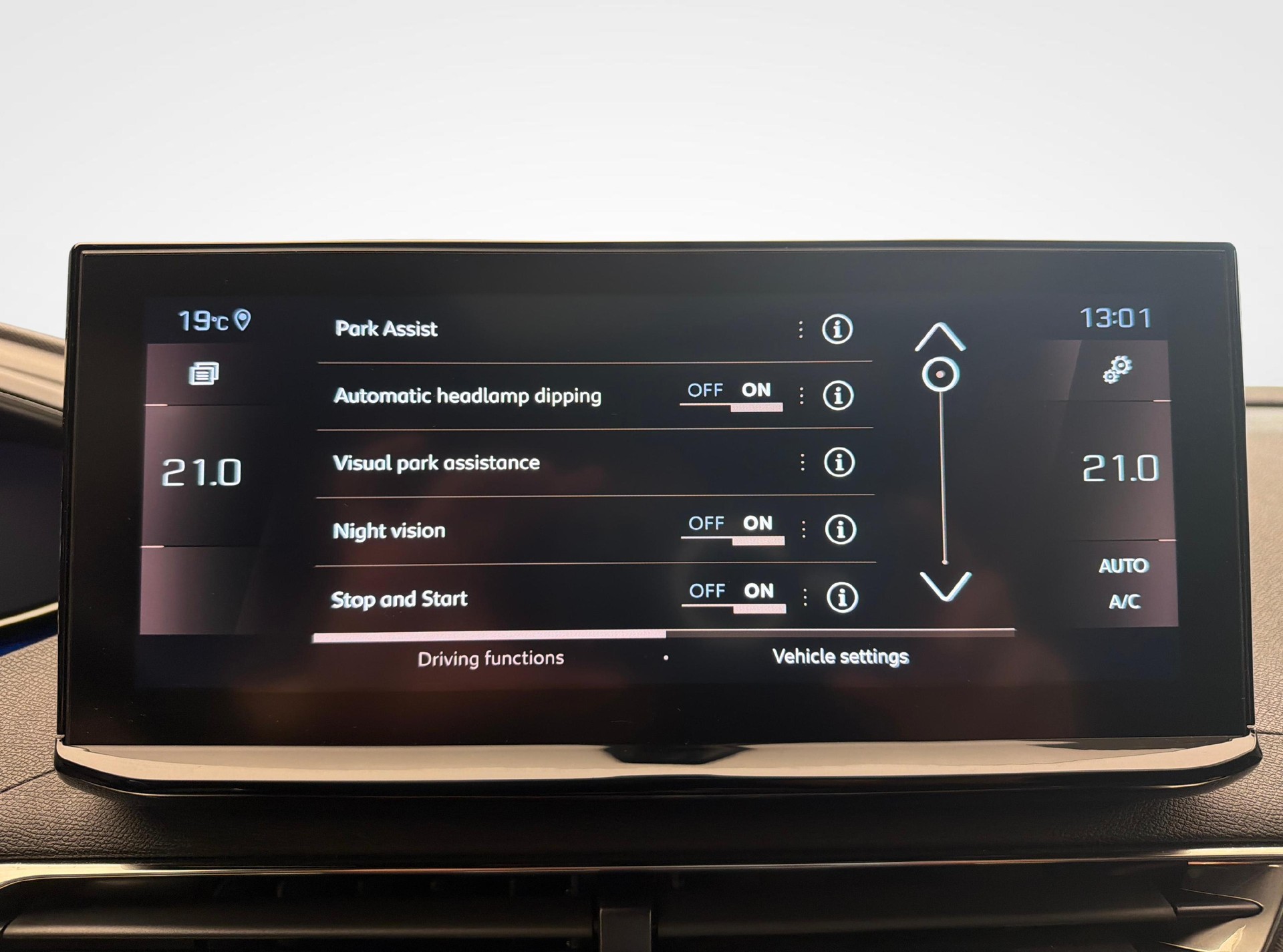PEUGEOT 3008 1.2 PureTech GT Pack-image-17