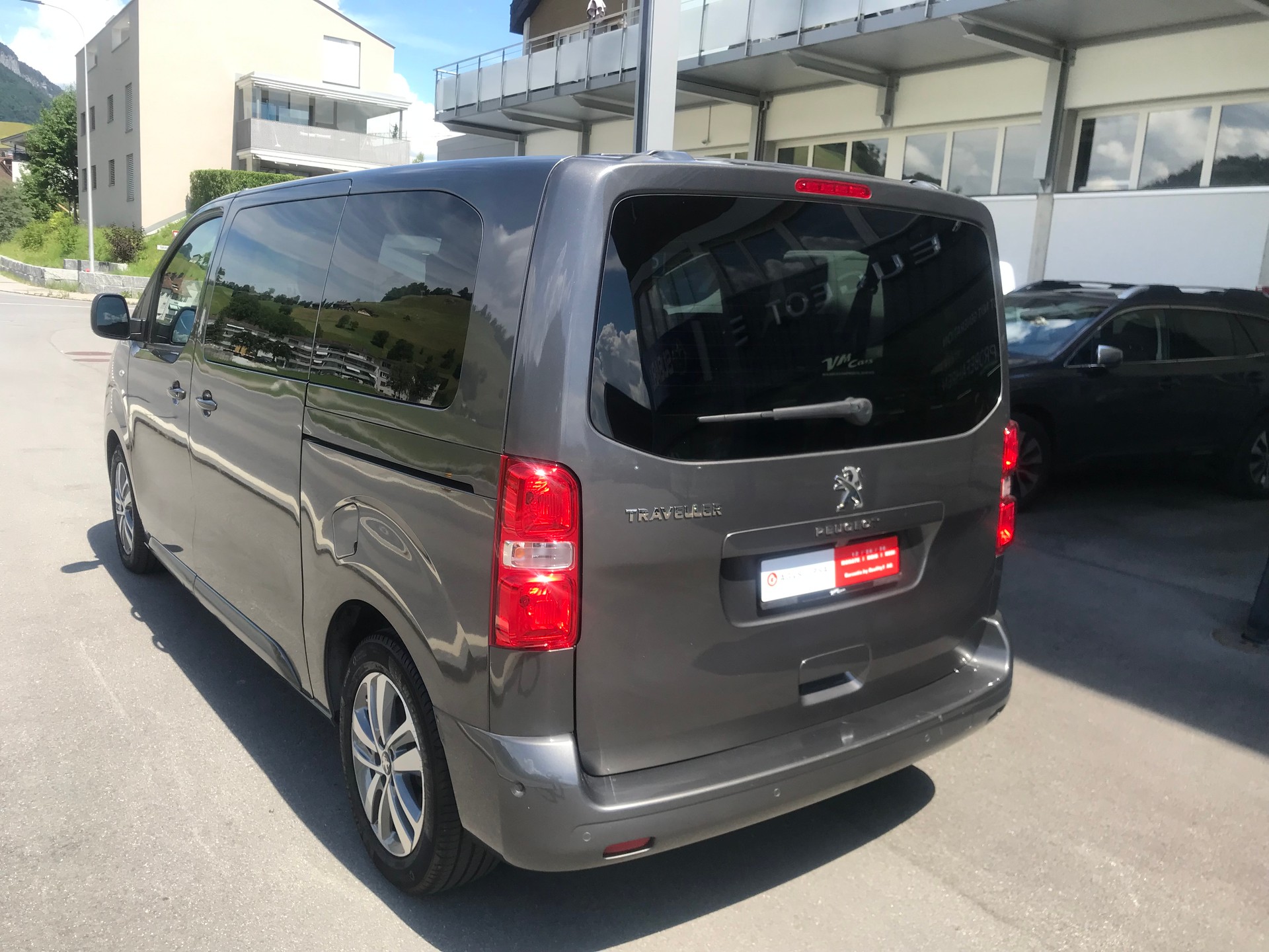 PEUGEOT Traveller 2.0 BlueHDi Business Standard EAT-image-2
