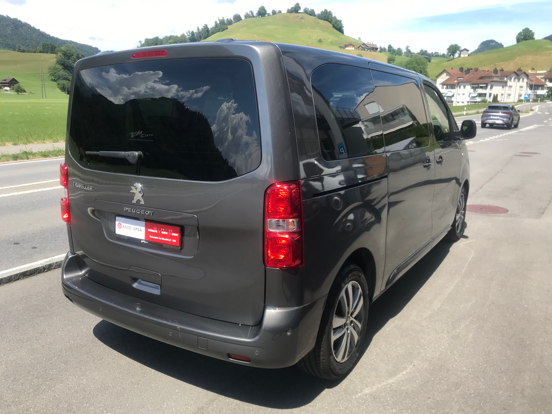 PEUGEOT Traveller 2.0 BlueHDi Business Standard EAT-image-1