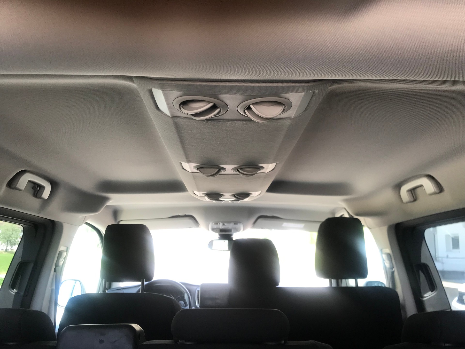 PEUGEOT Traveller 2.0 BlueHDi Business Standard EAT-image-5