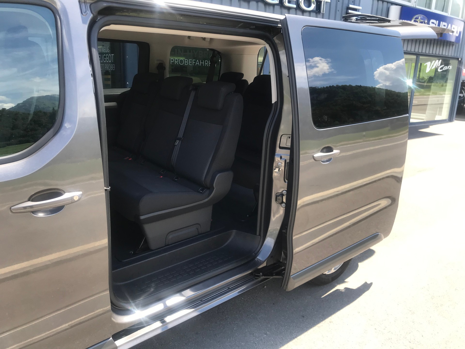 PEUGEOT Traveller 2.0 BlueHDi Business Standard EAT-image-6