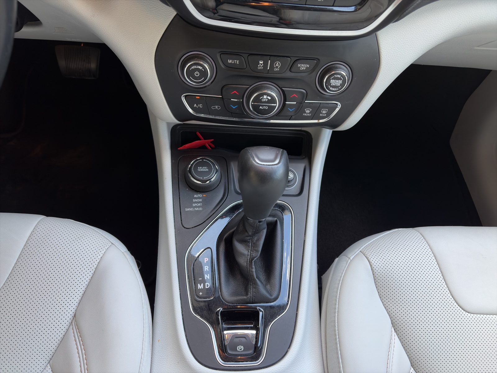 JEEP Cherokee 2.2 D 195 Limited 2 AWD-image-14