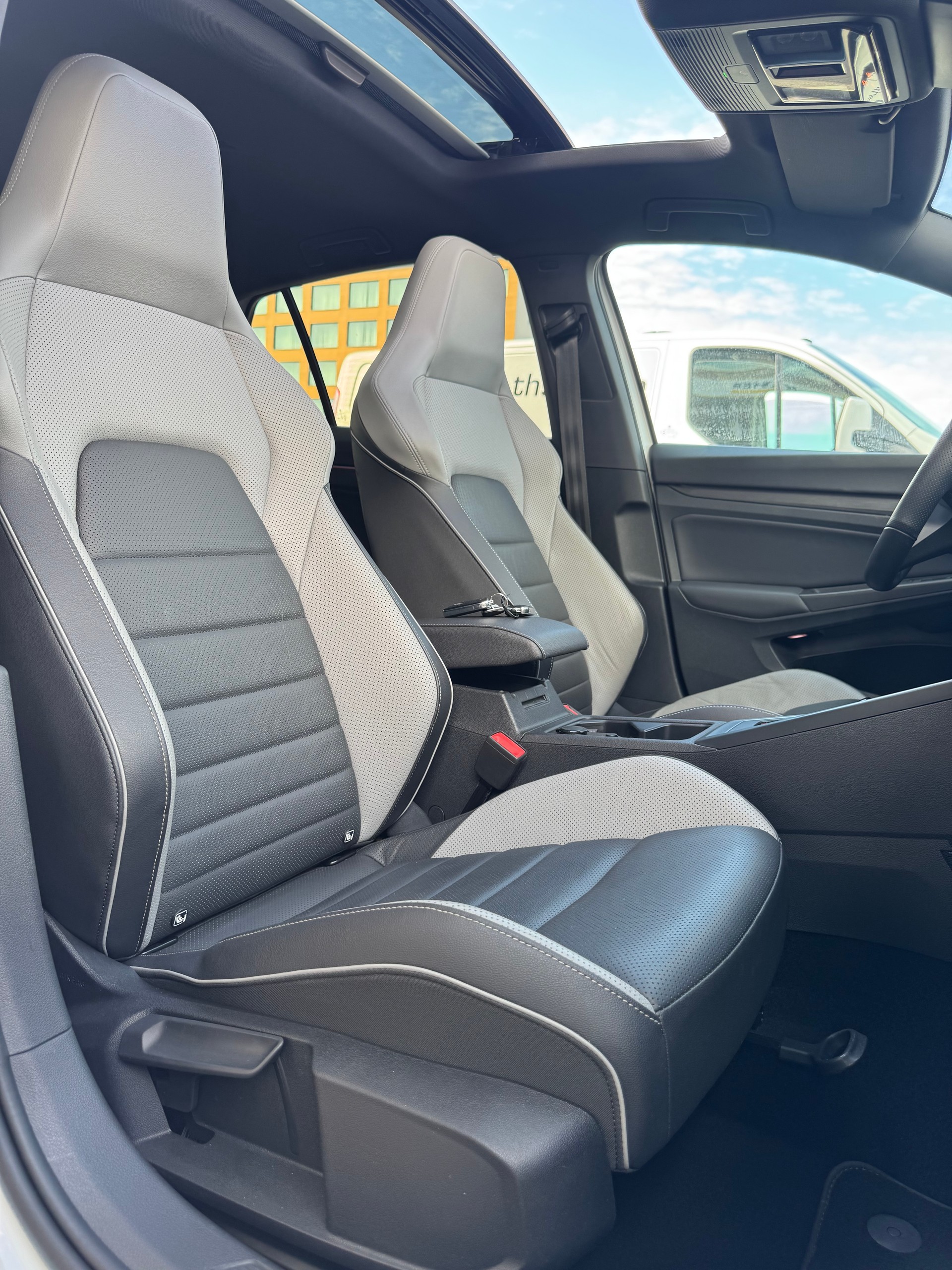 VW GOLF 2.0 GTD DSG *LEDER*PANO*-image-8