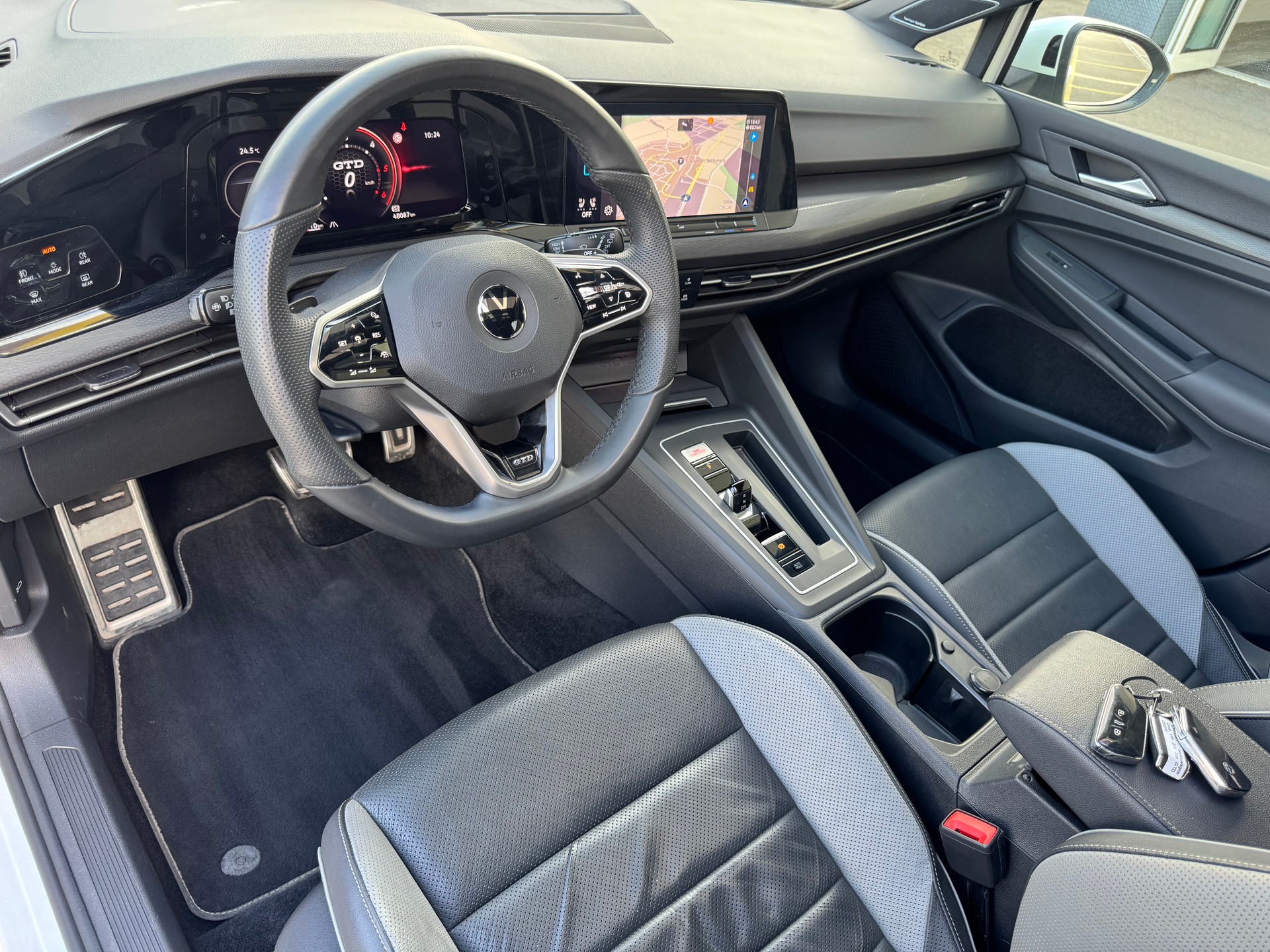 VW GOLF 2.0 GTD DSG *LEDER*PANO*-image-5